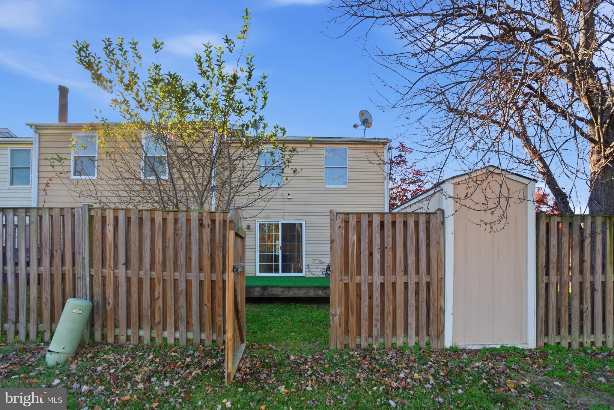 OAK POND - Residential