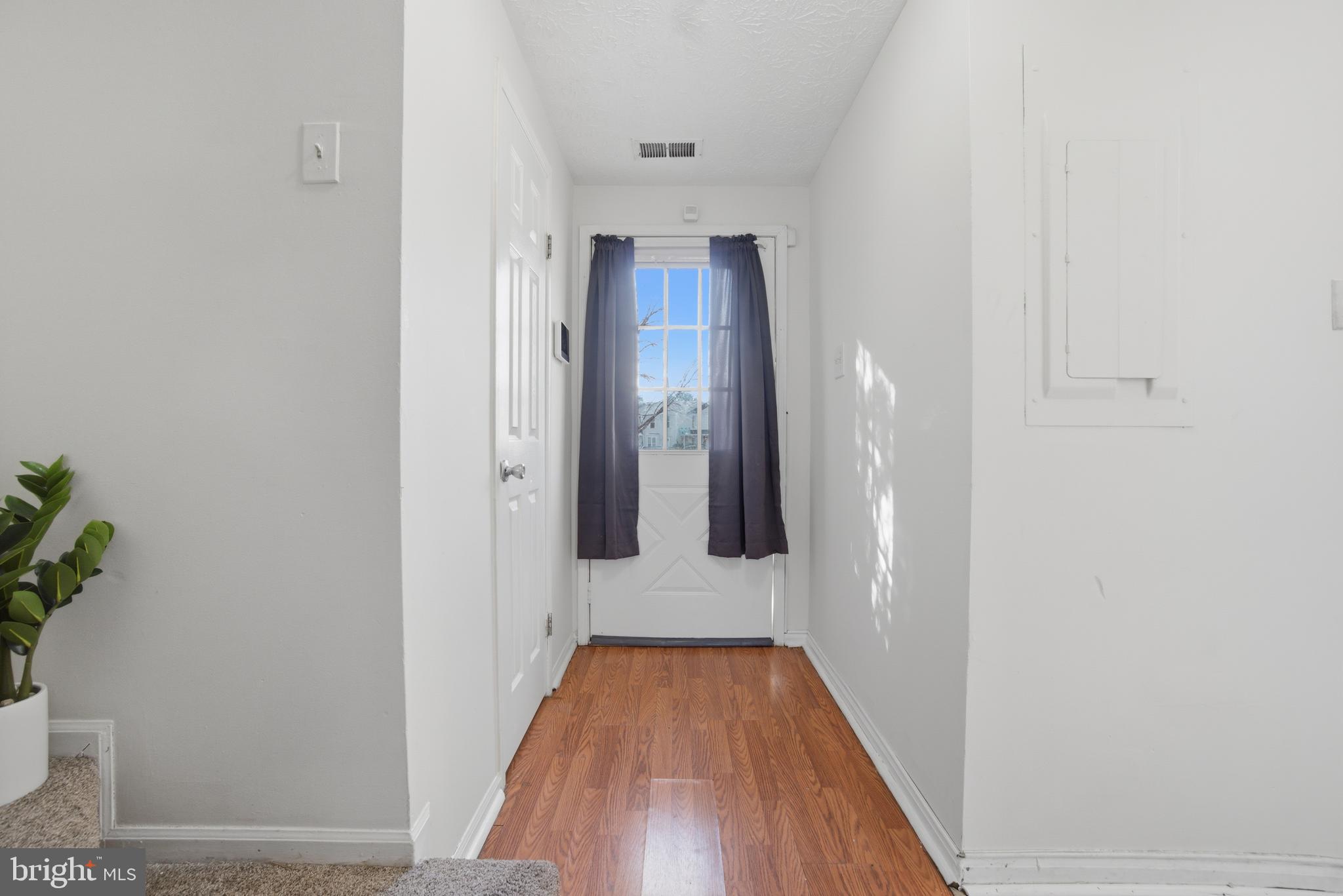 OAK POND - Residential