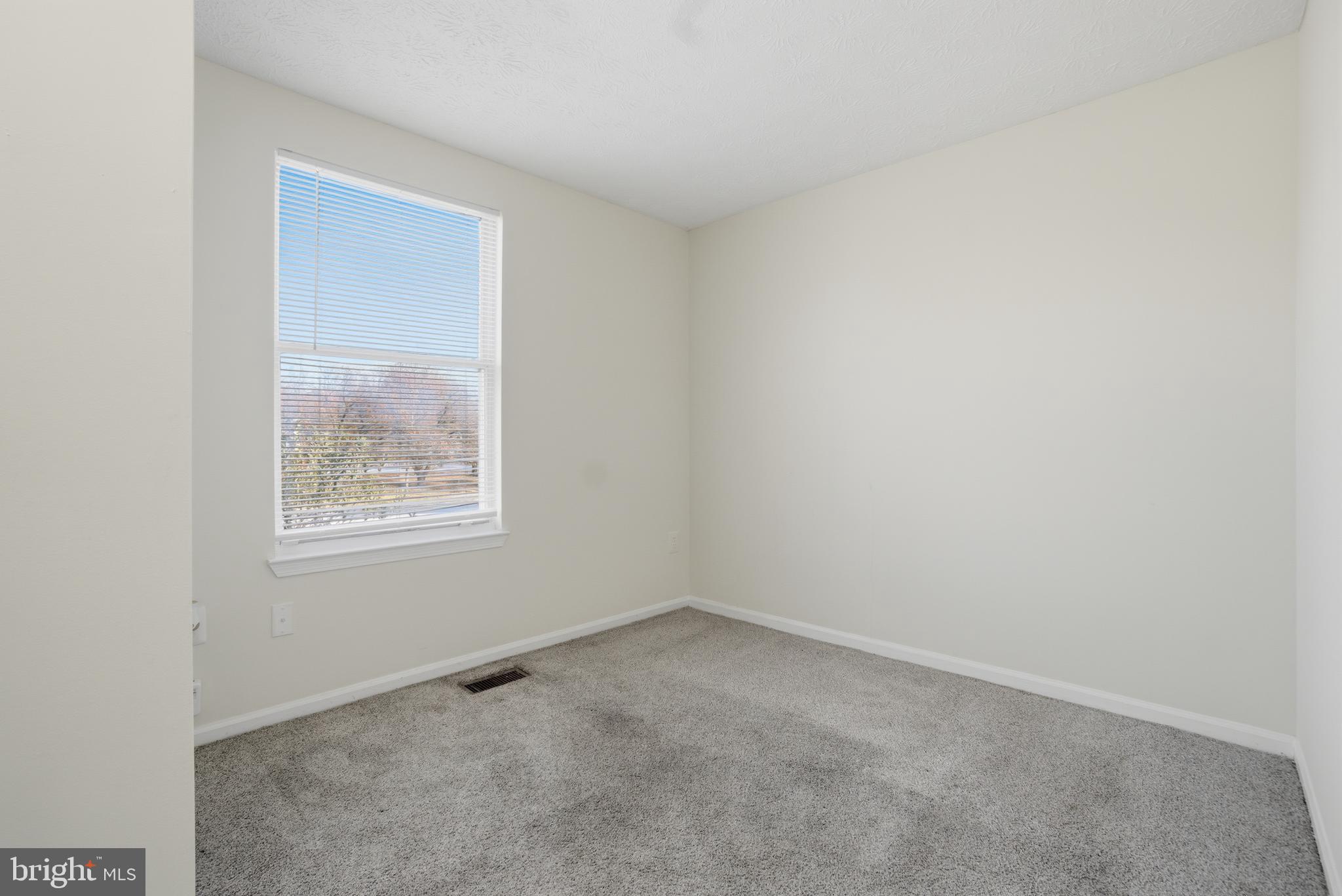 OAK POND - Residential