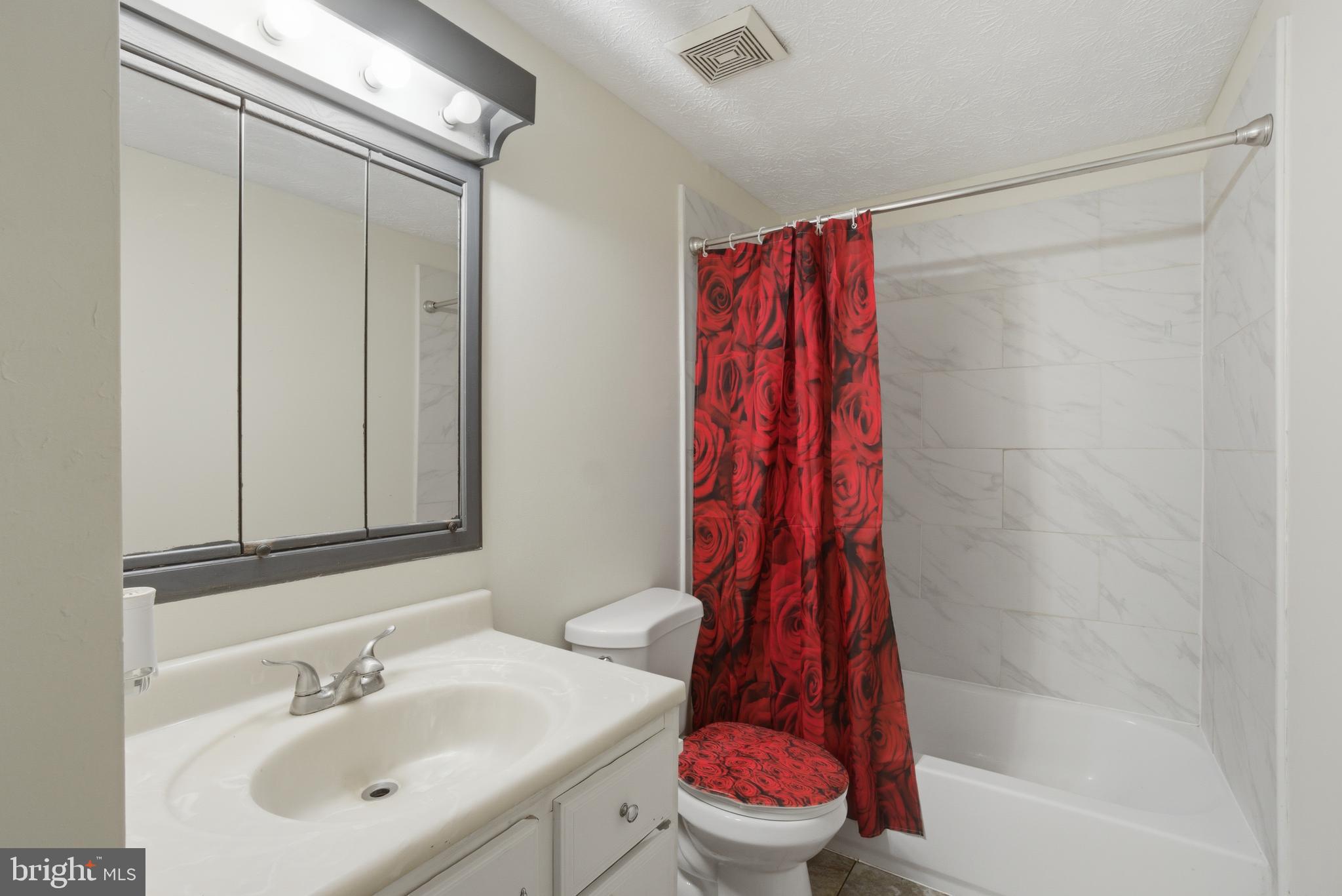 OAK POND - Residential