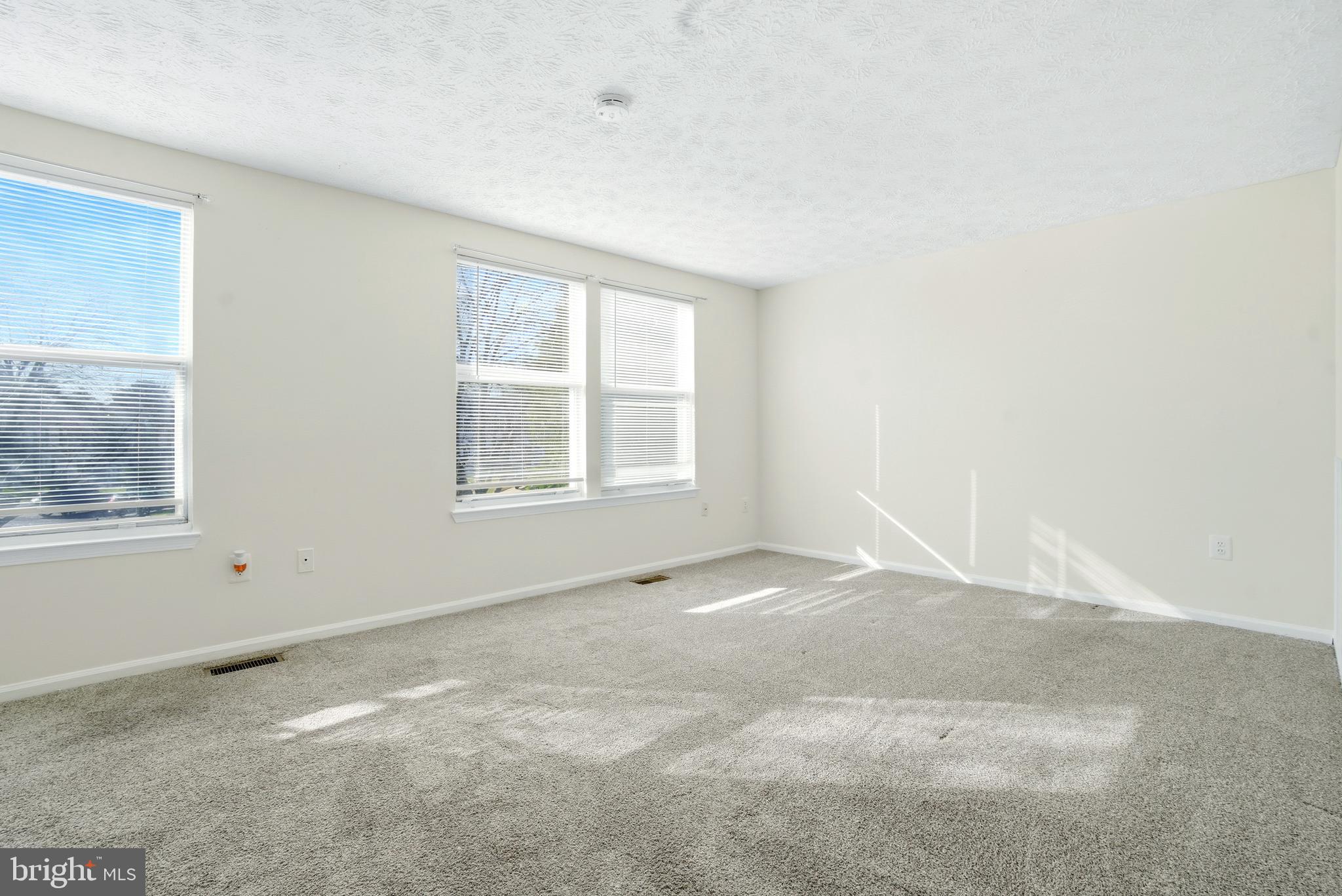 OAK POND - Residential