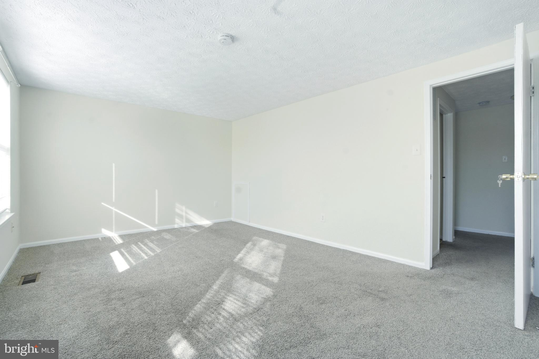 OAK POND - Residential