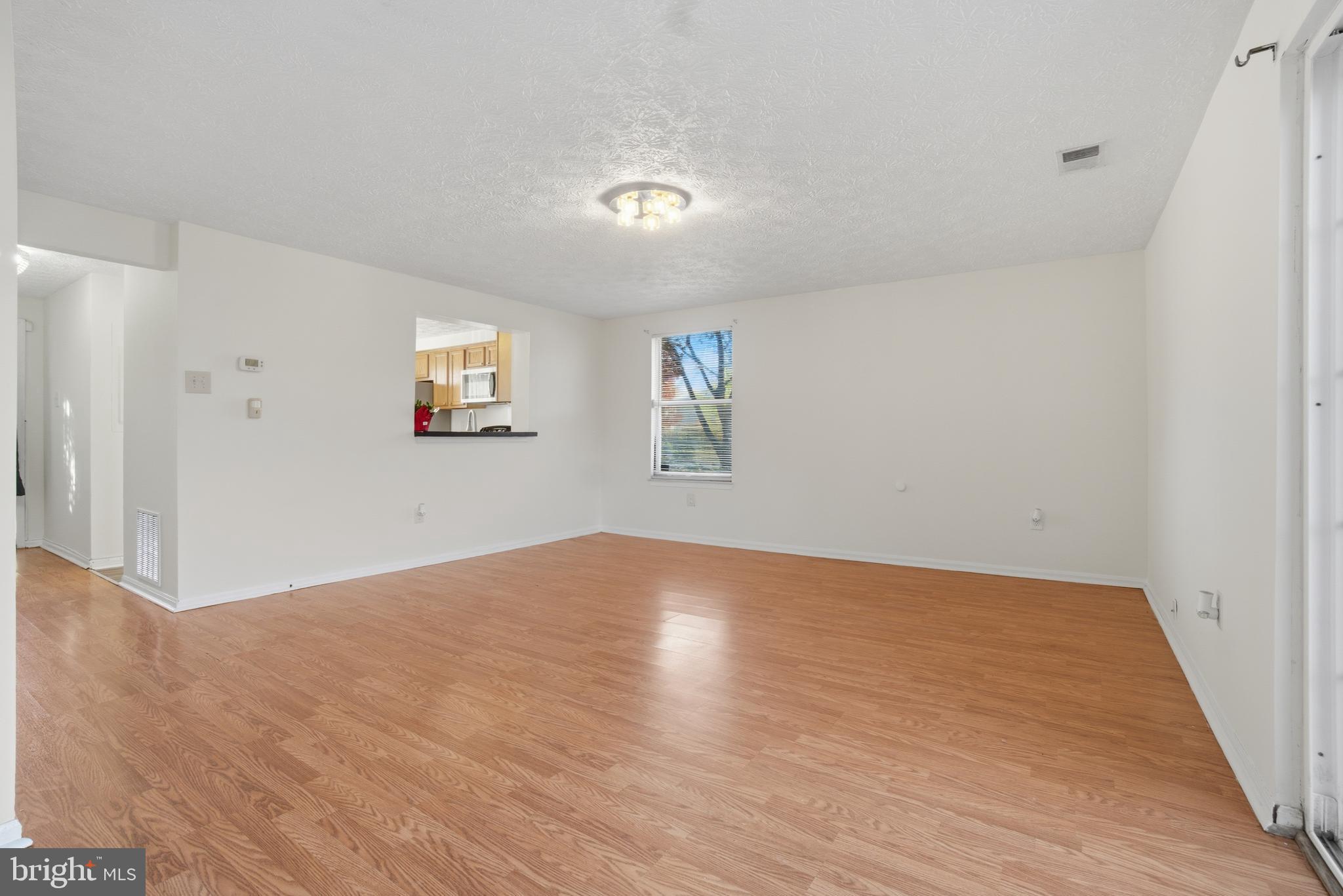 OAK POND - Residential