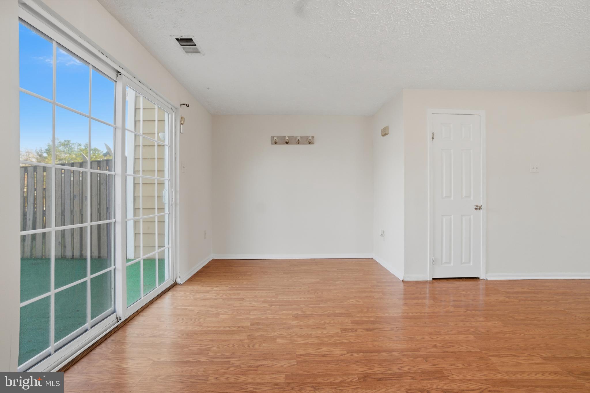 OAK POND - Residential