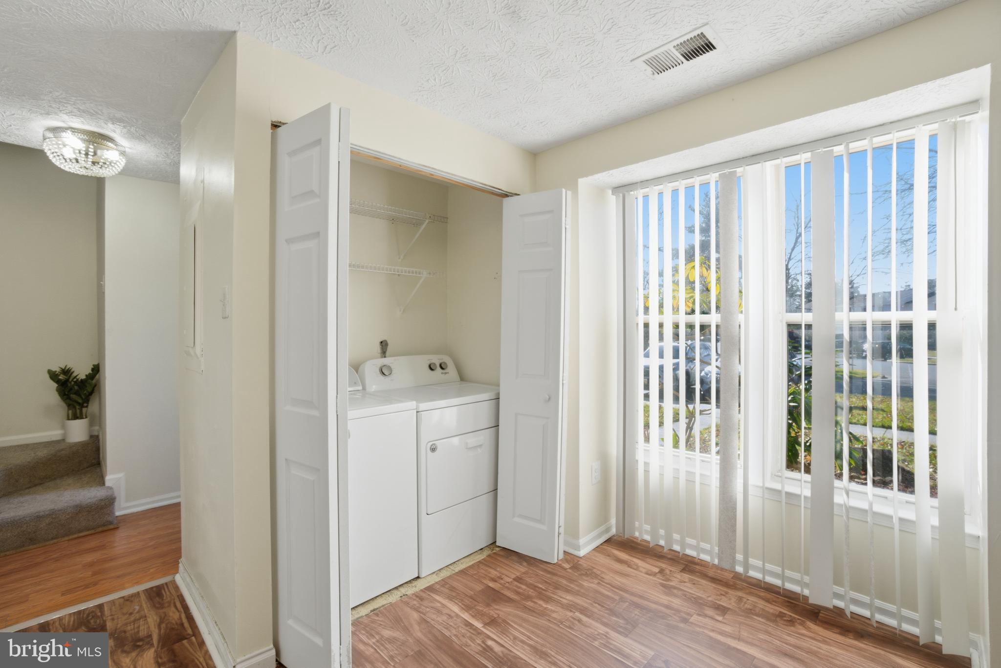 OAK POND - Residential