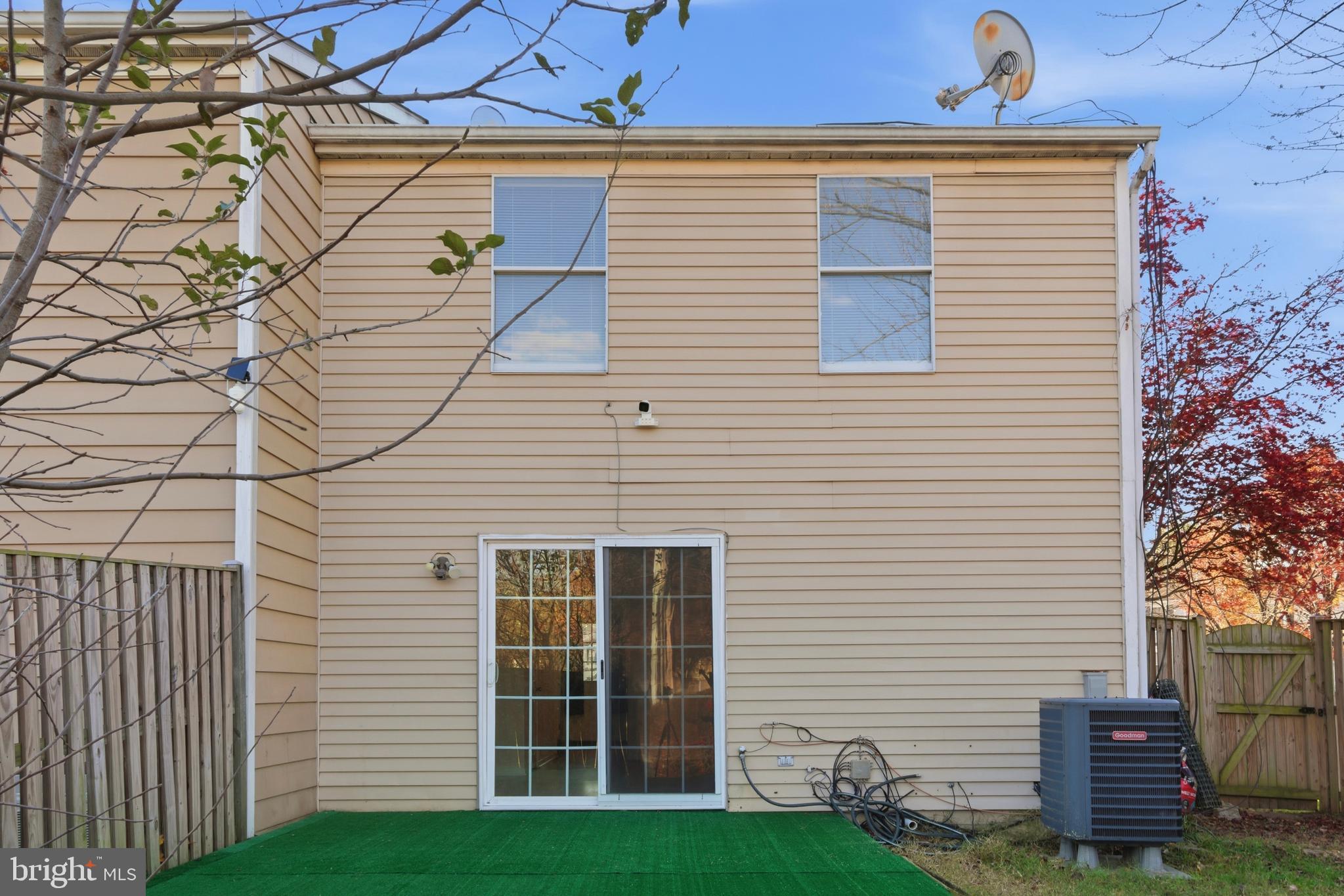 OAK POND - Residential