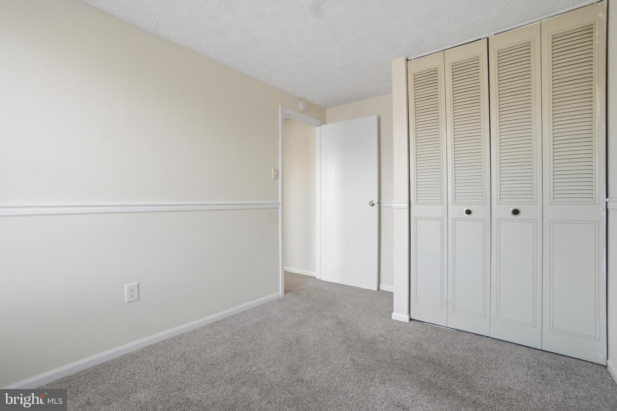 OAK POND - Residential