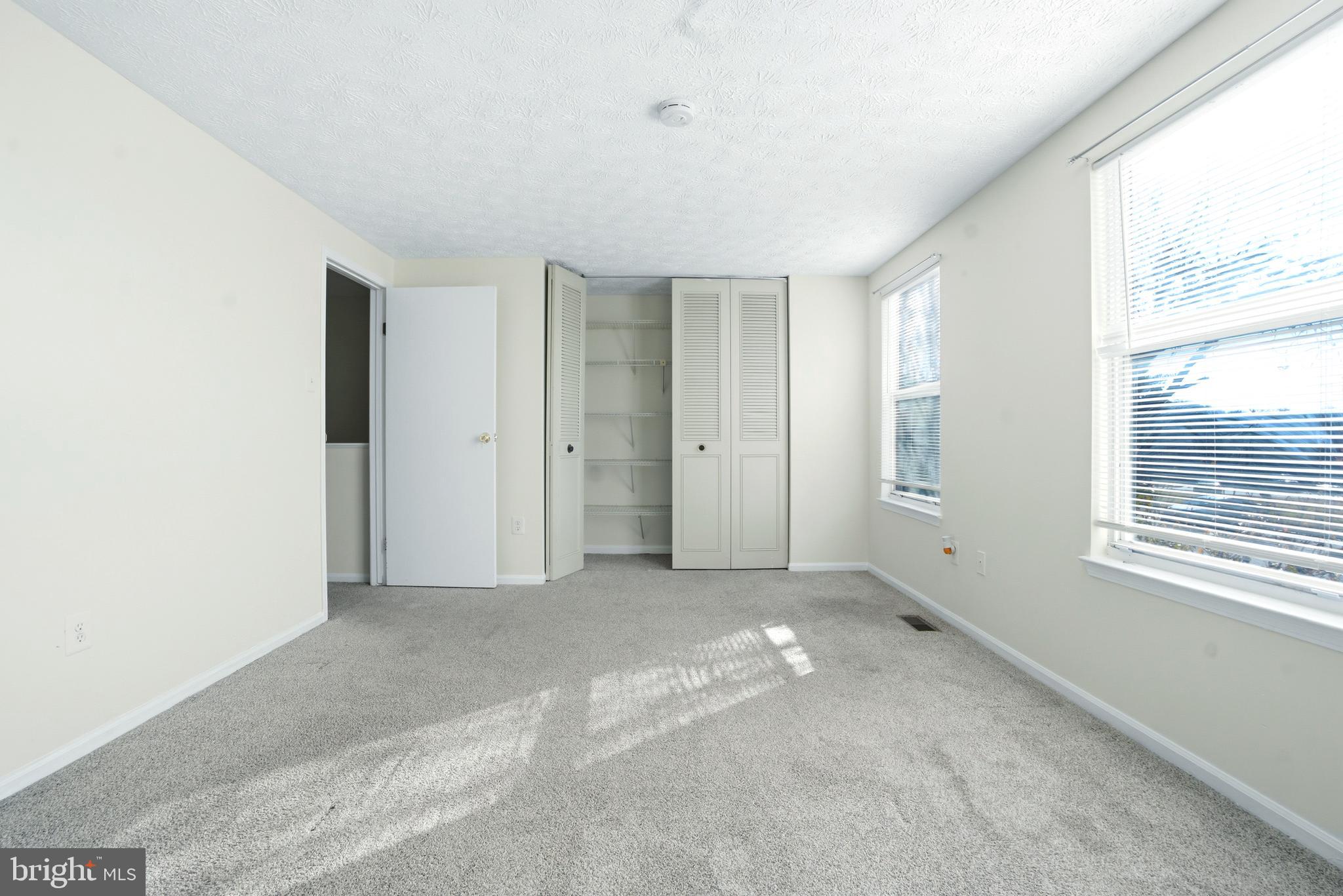 OAK POND - Residential