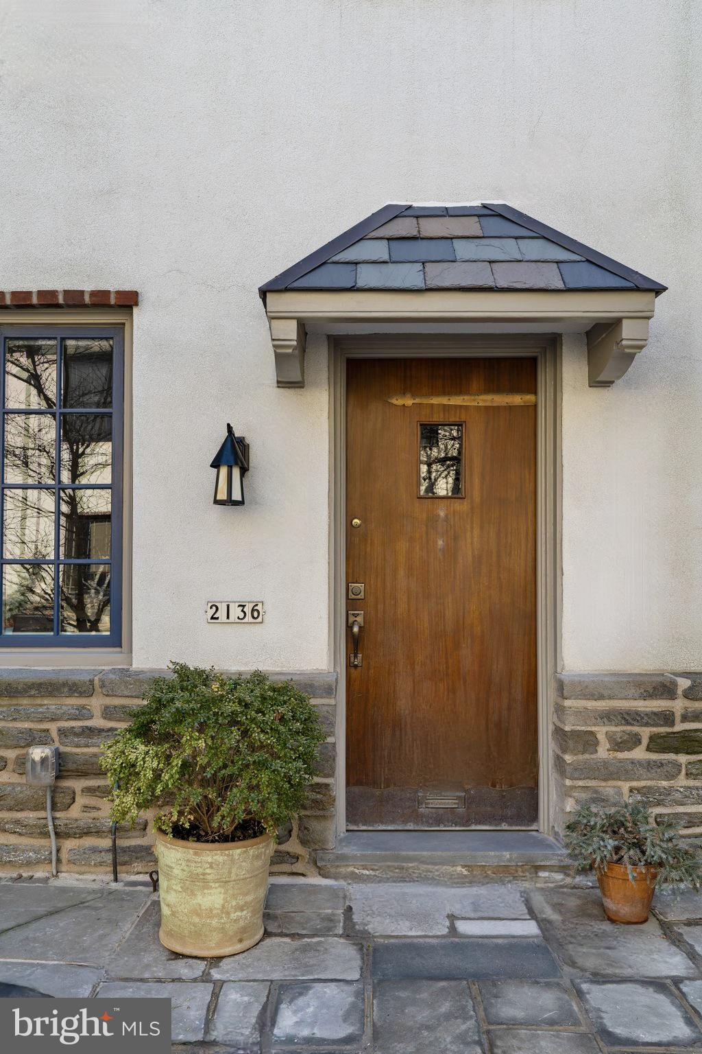 2136 SAINT JAMES STREET