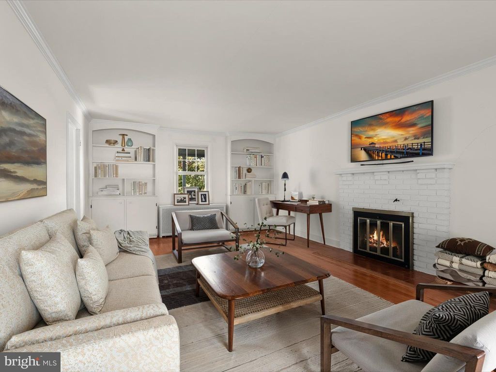 Photo of 8 Seminole Avenue, BALTIMORE, MD 21228 (MLS # MDBC2142890)