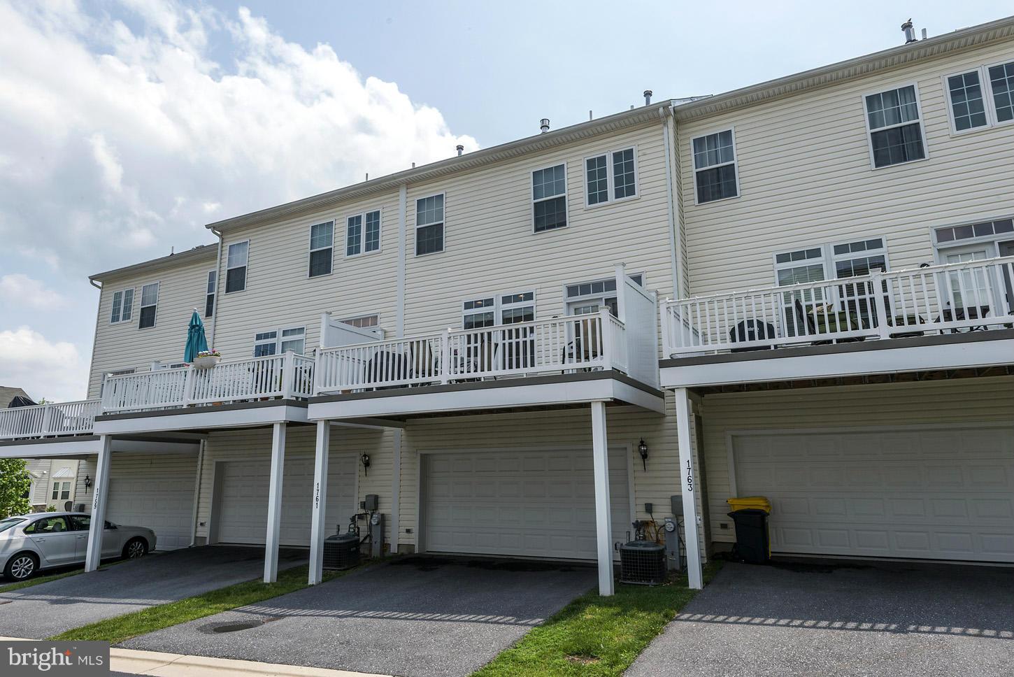 VILLAGES OF DORCHESTER - Residential Lease