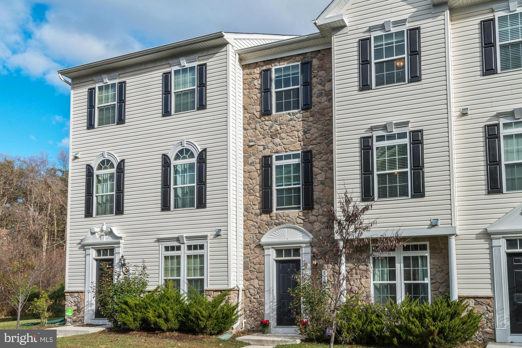 VILLAGES OF DORCHESTER - Residential Lease