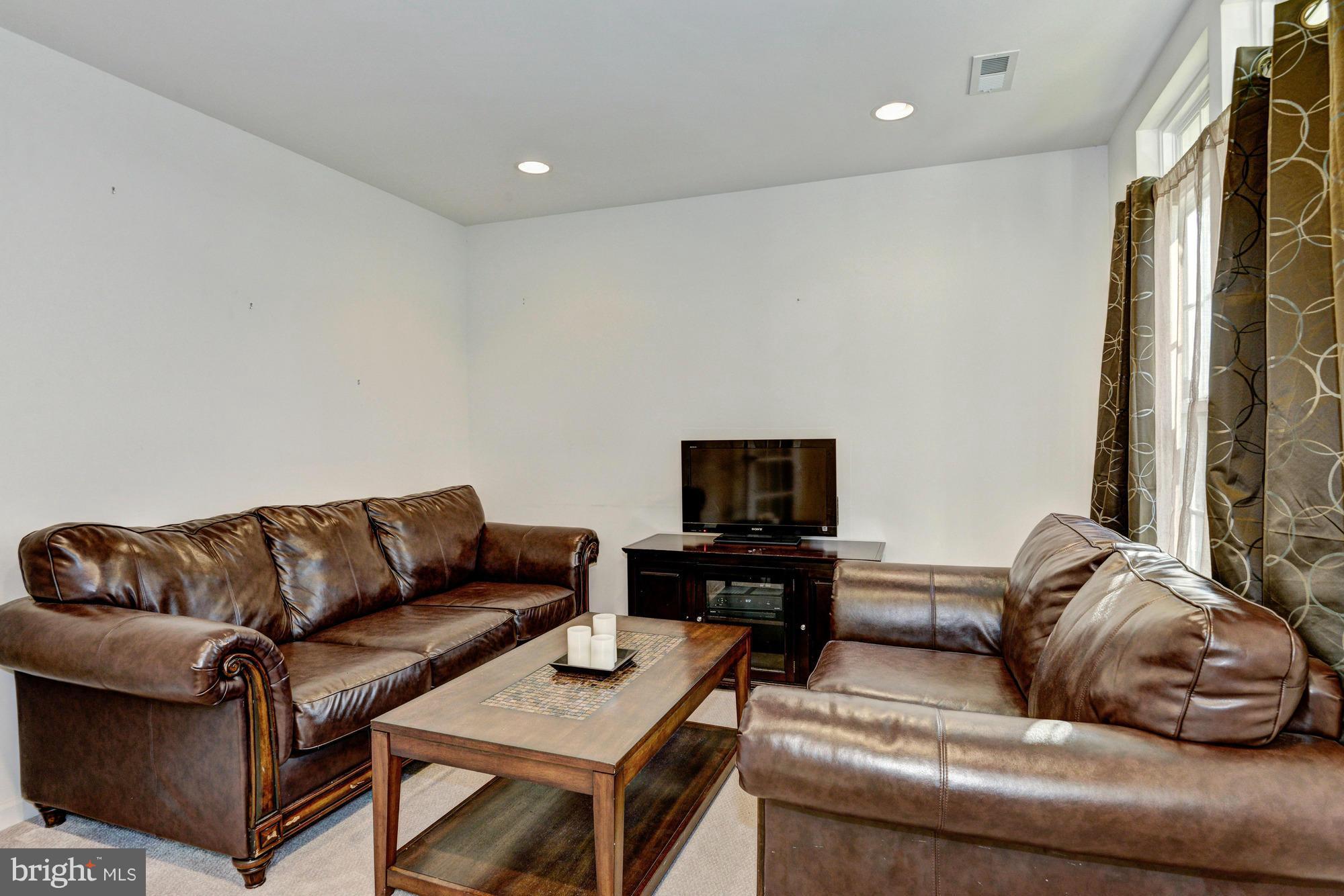 VILLAGES OF DORCHESTER - Residential Lease