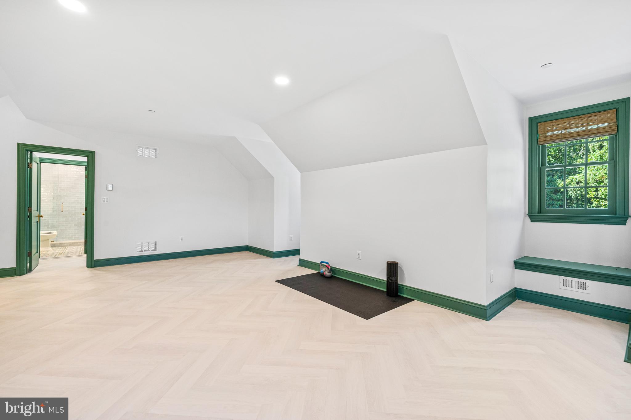 CASTANEA - Residential