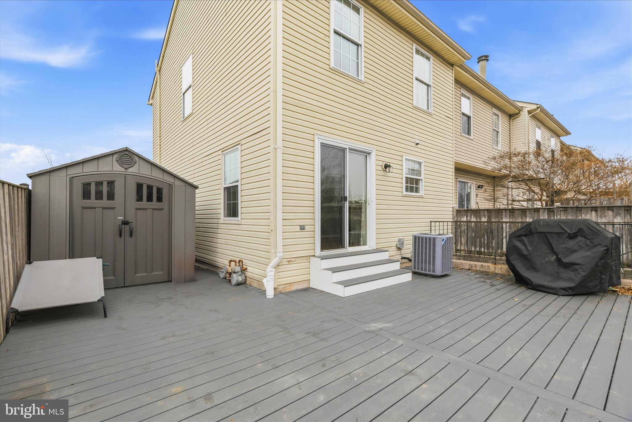 HILLCREST KNOLLS - Residential