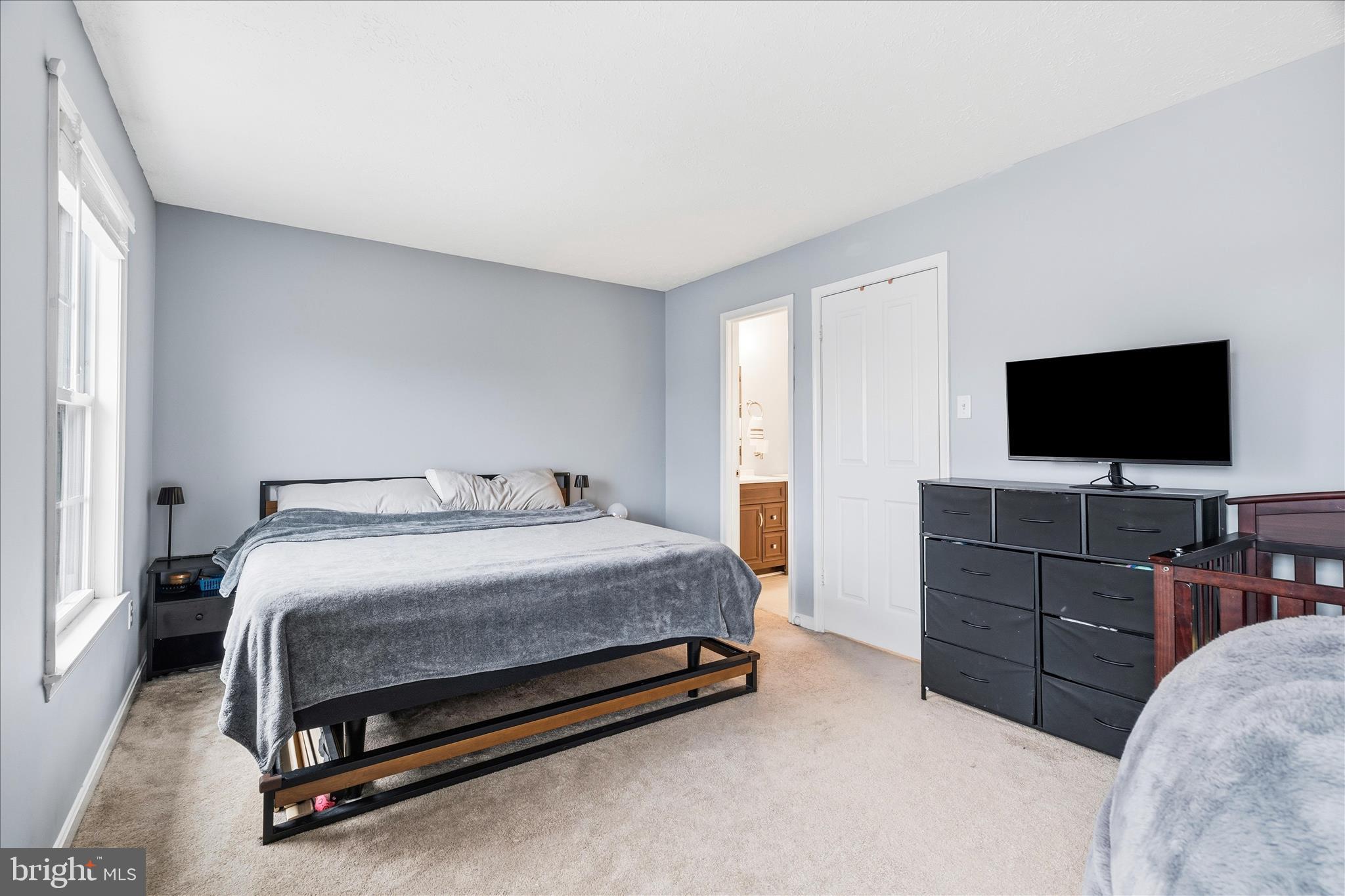 HILLCREST KNOLLS - Residential