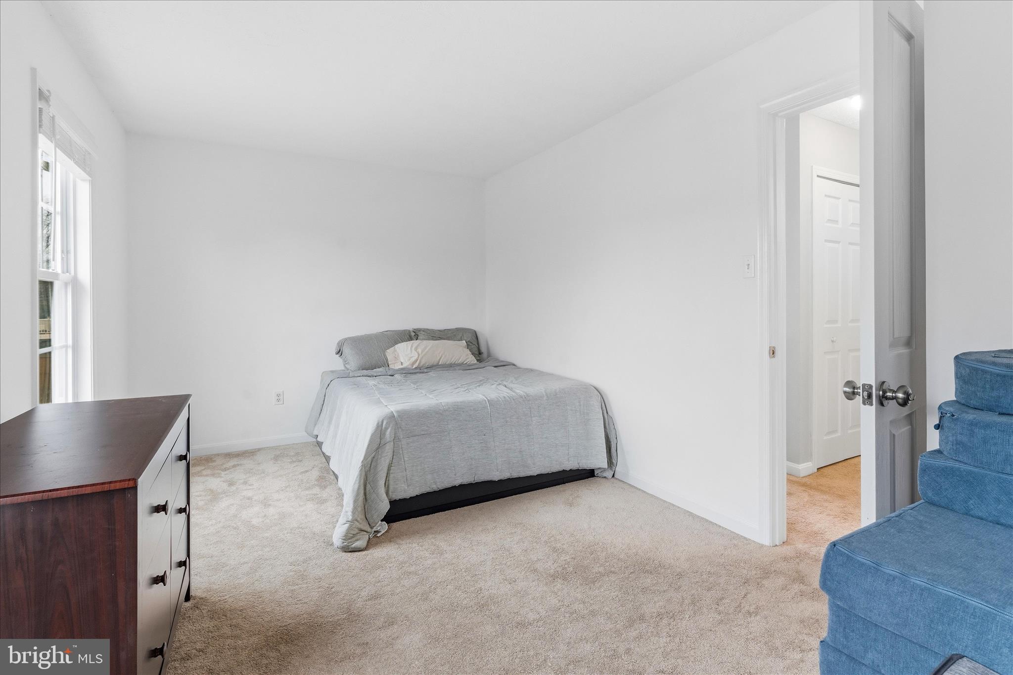 HILLCREST KNOLLS - Residential