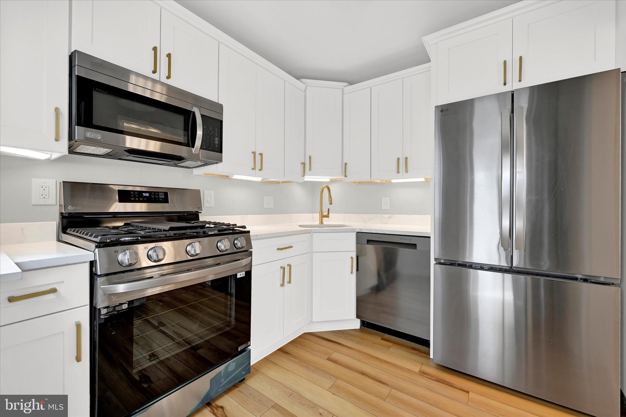 STOLLS MANOR - Residential