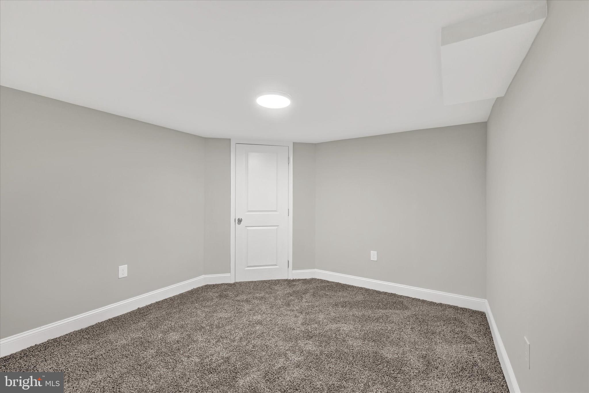 STOLLS MANOR - Residential