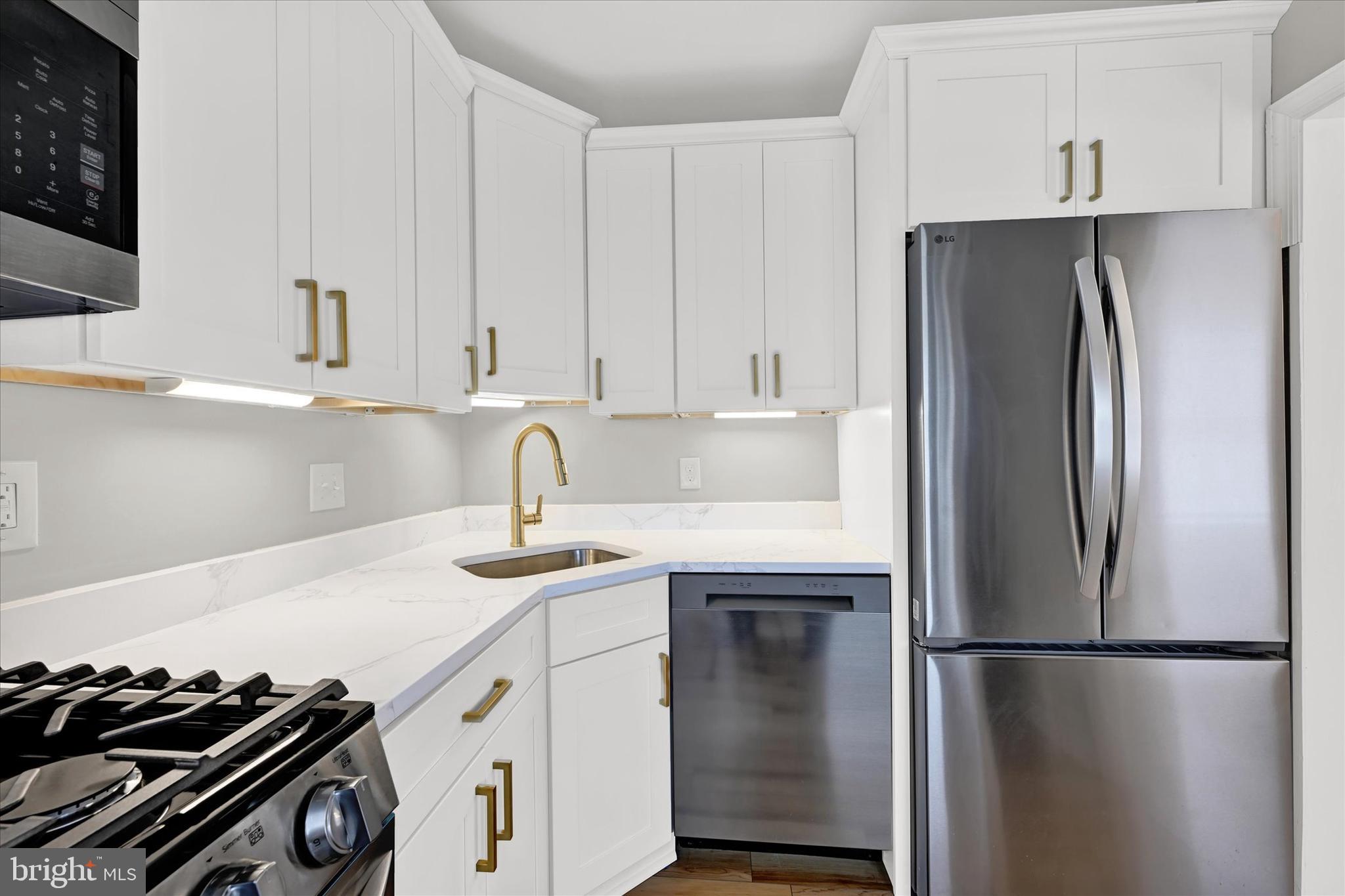 STOLLS MANOR - Residential