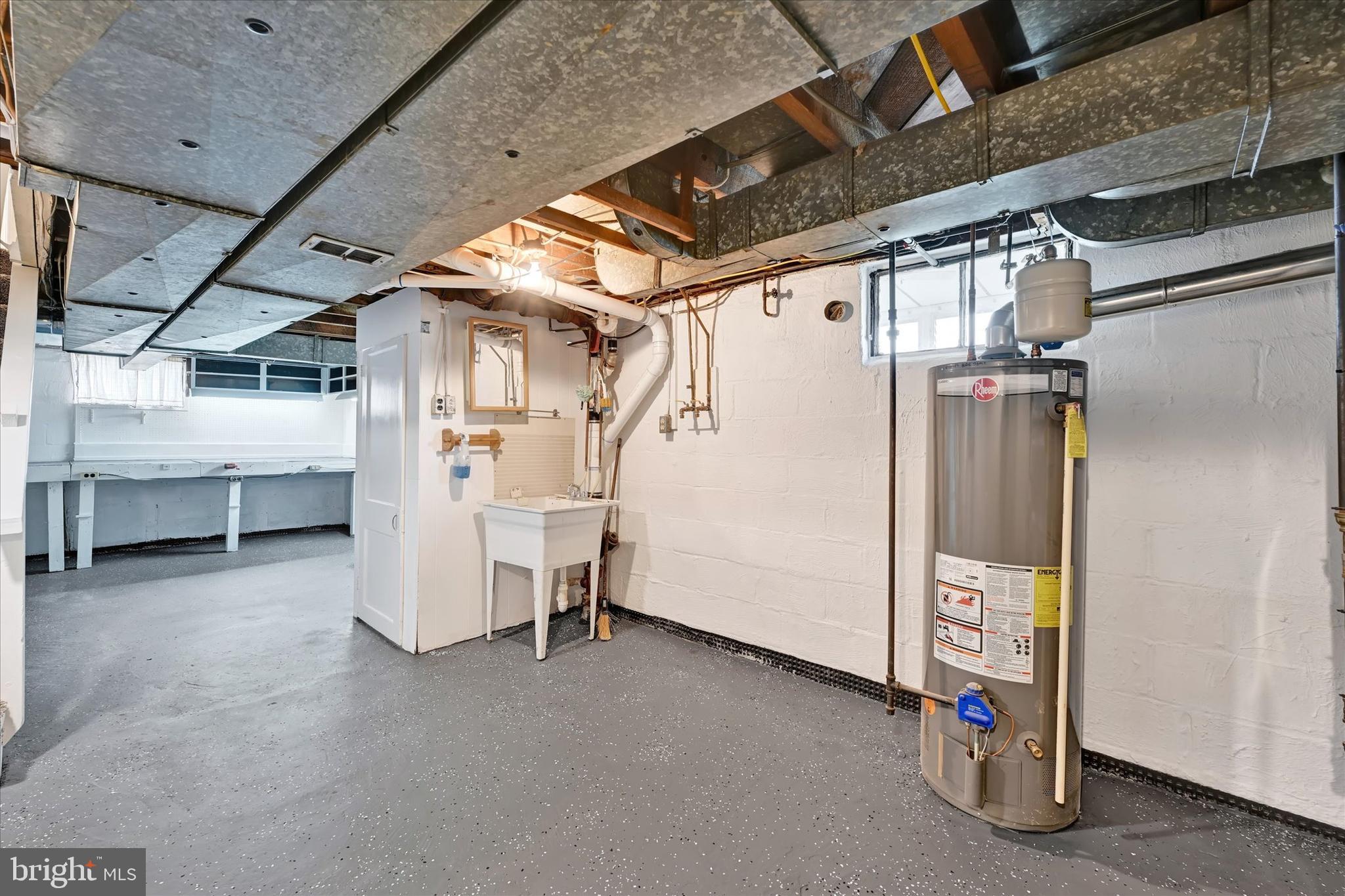 STOLLS MANOR - Residential