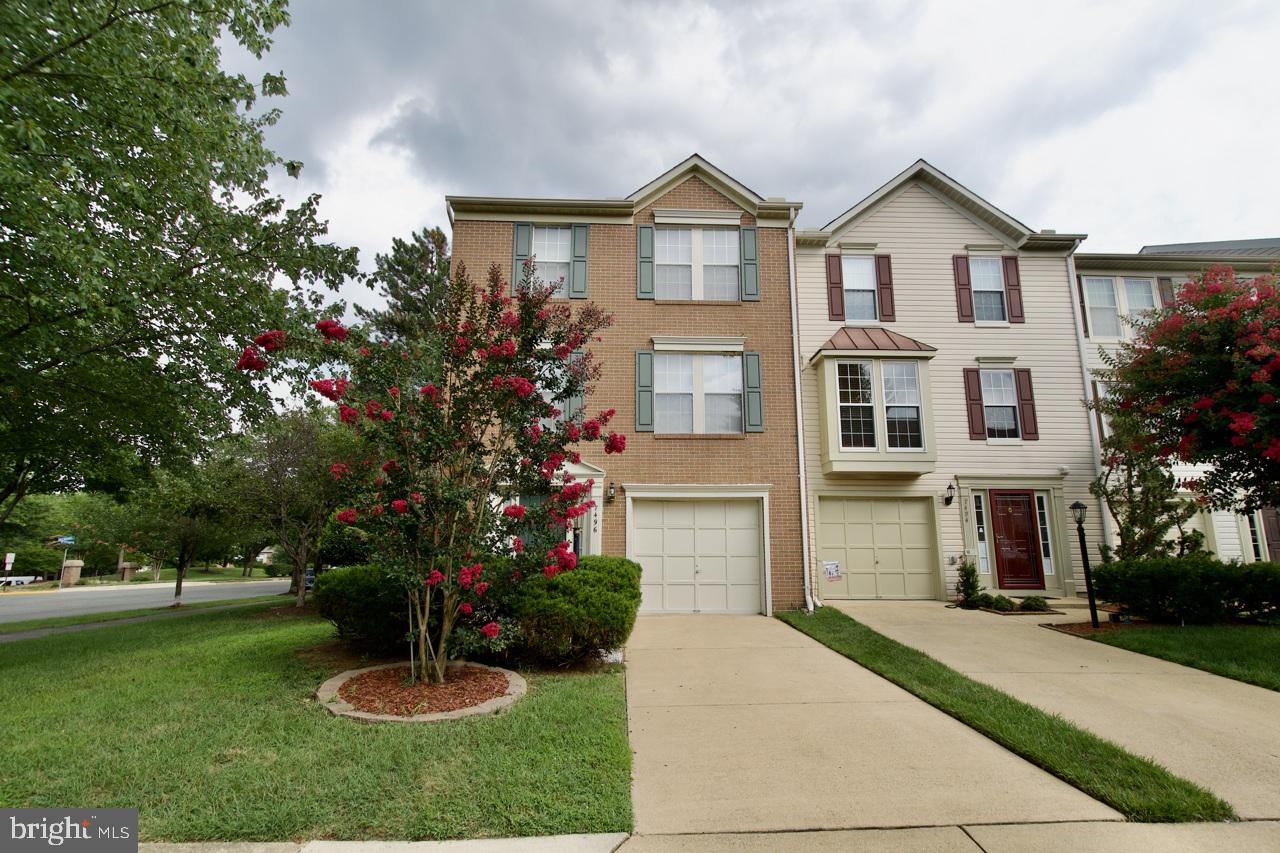 7496 GADSBY SQUARE