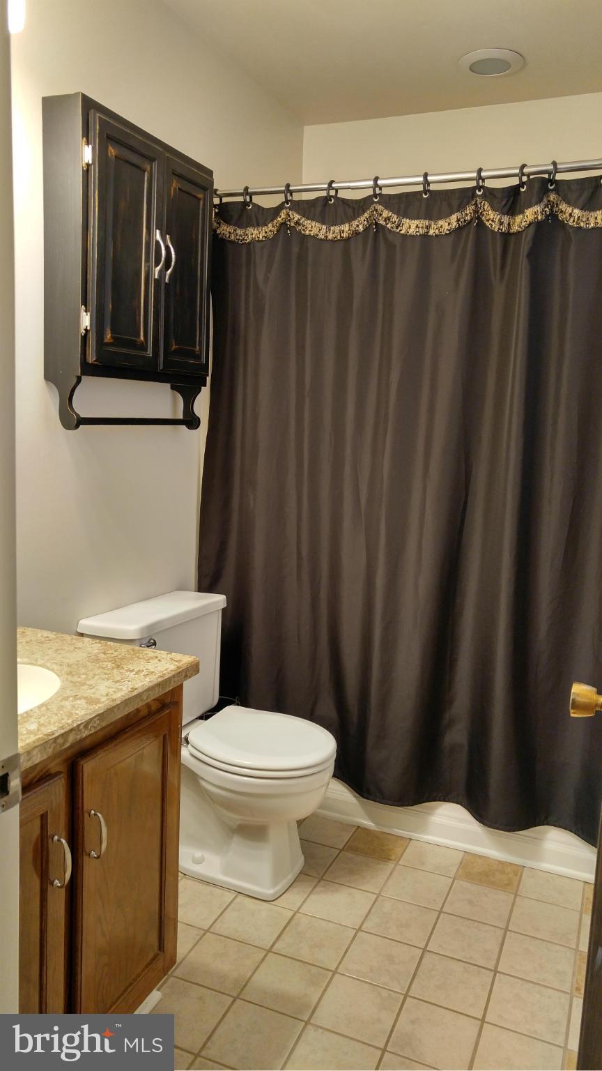 BREEZEWOOD - Residential Lease