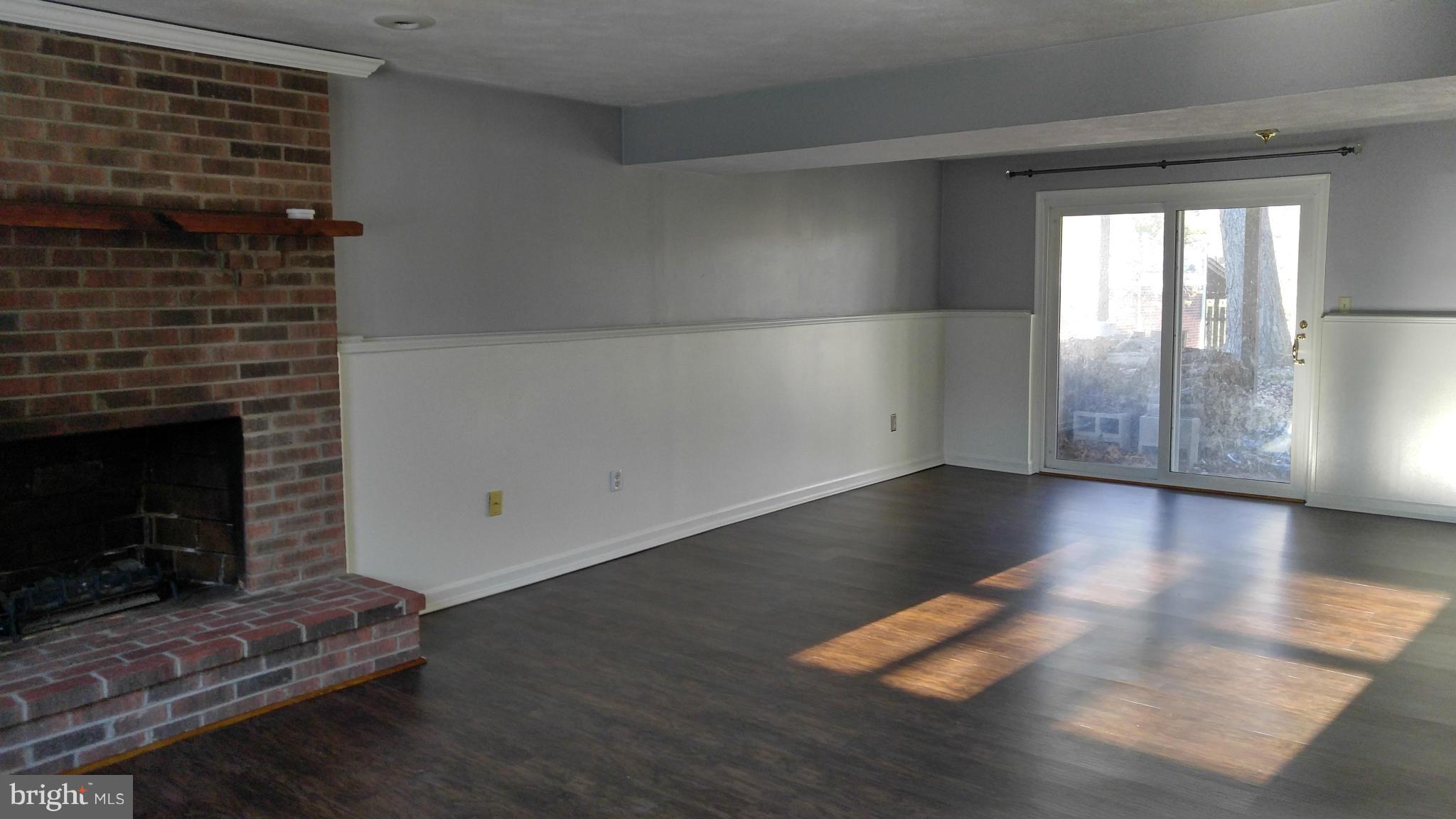 BREEZEWOOD - Residential Lease