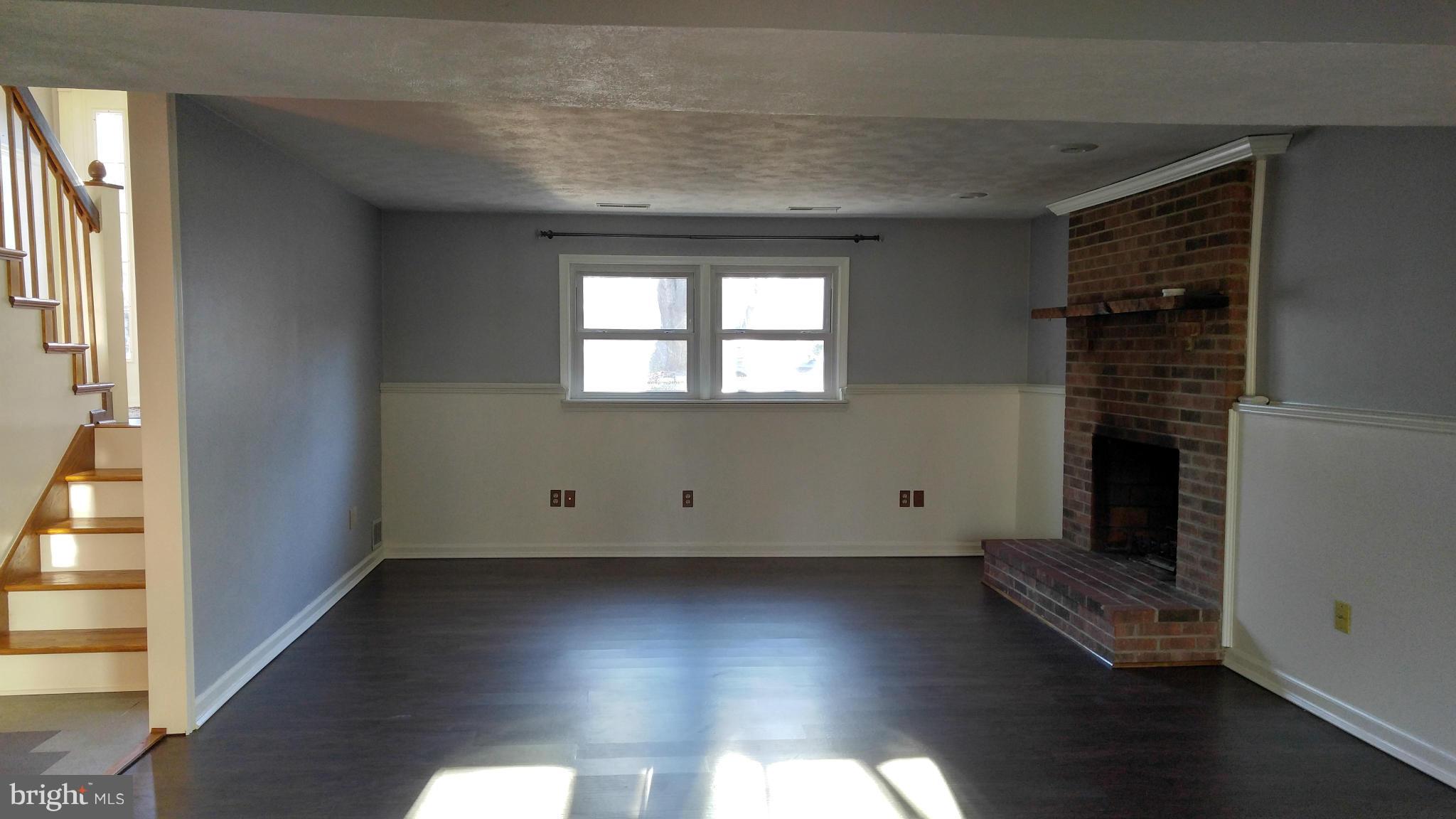 BREEZEWOOD - Residential Lease