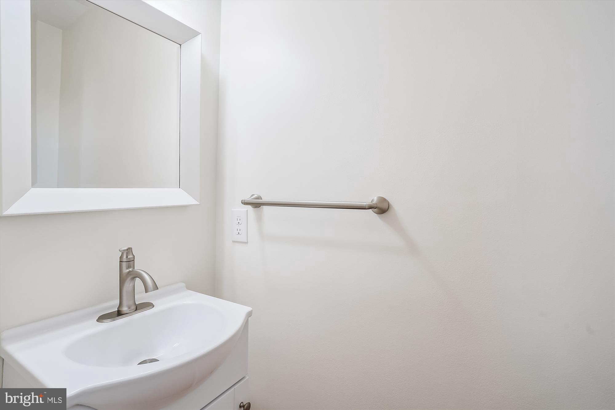 STONE RIVER - Residential Lease