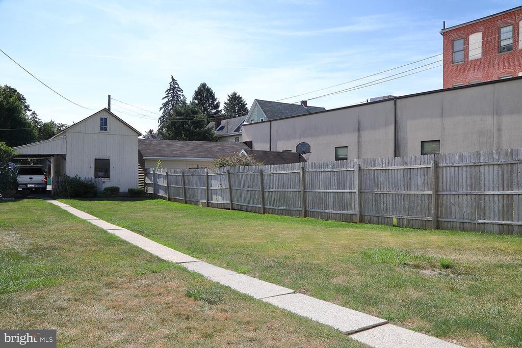 Photo of 135 W HIGH ST, MANHEIM, PA 17545 (MLS # PALA2039900)