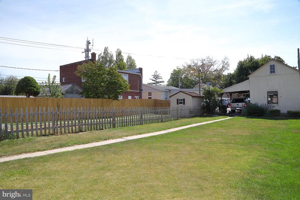 Photo of 135 W HIGH ST, MANHEIM, PA 17545 (MLS # PALA2039900)