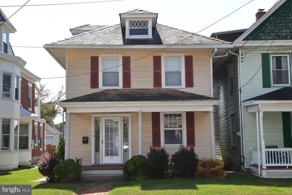 Photo of 135 W HIGH ST, MANHEIM, PA 17545 (MLS # PALA2039900)