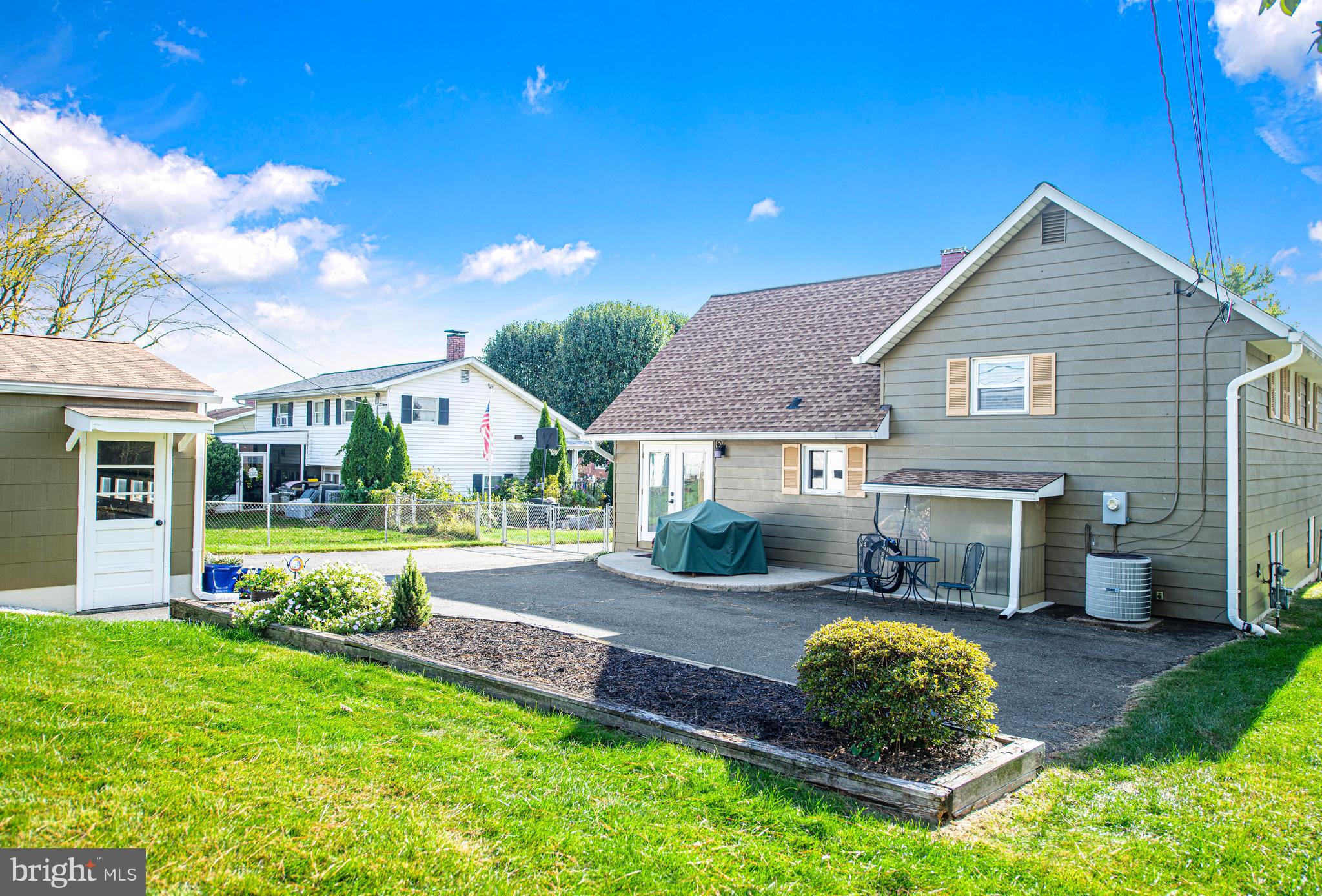 PERRY HALL ESTATES - Residential