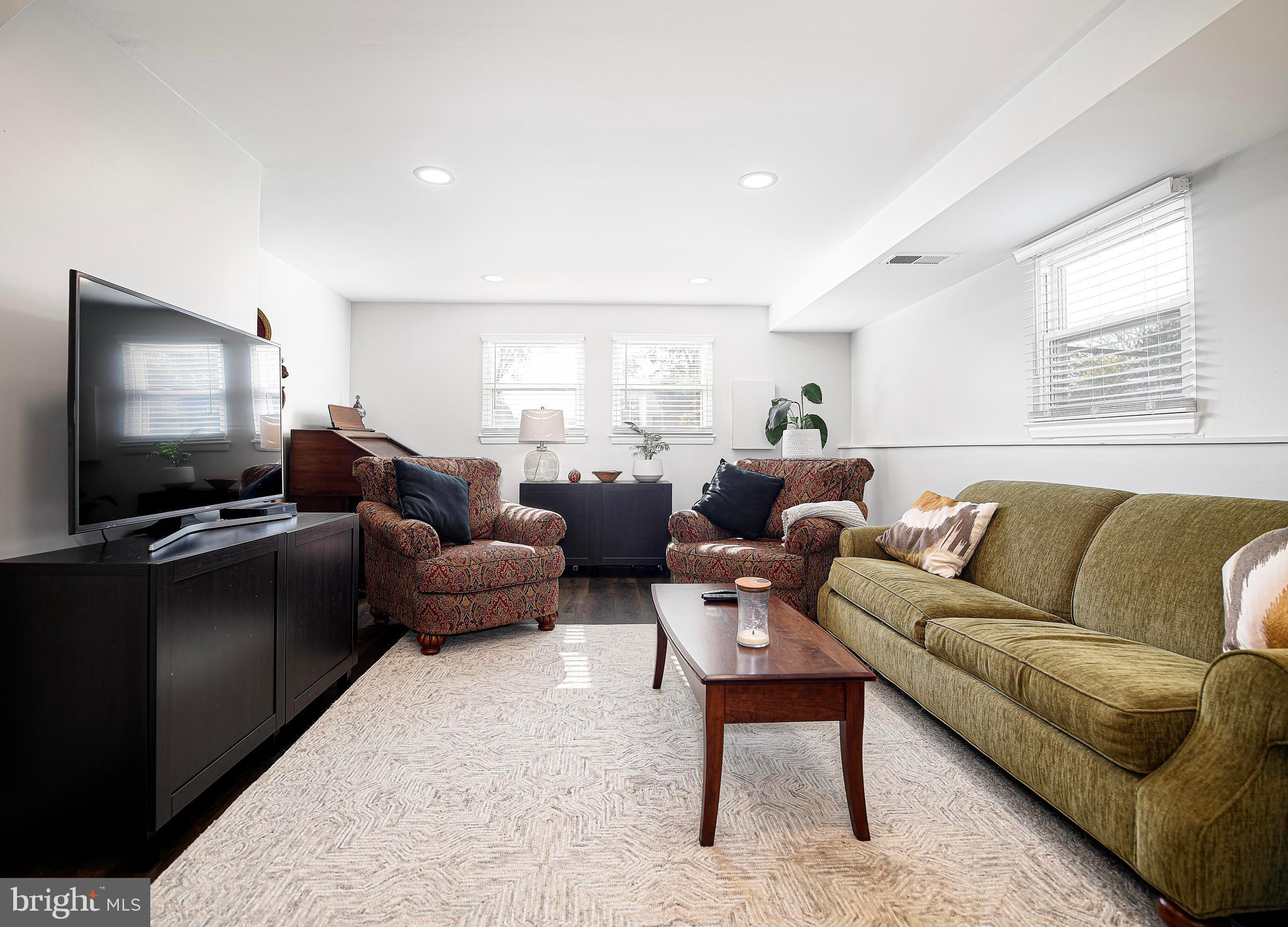 PERRY HALL ESTATES - Residential