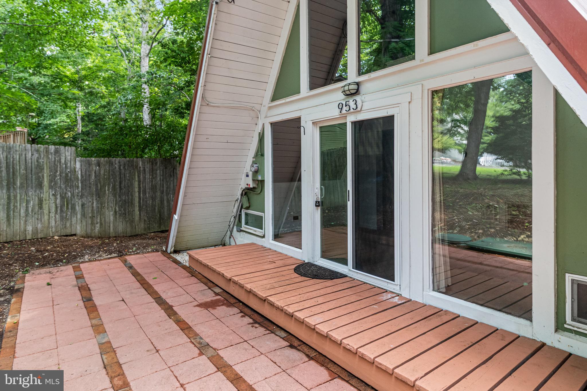953 SANTA ROSA LANE