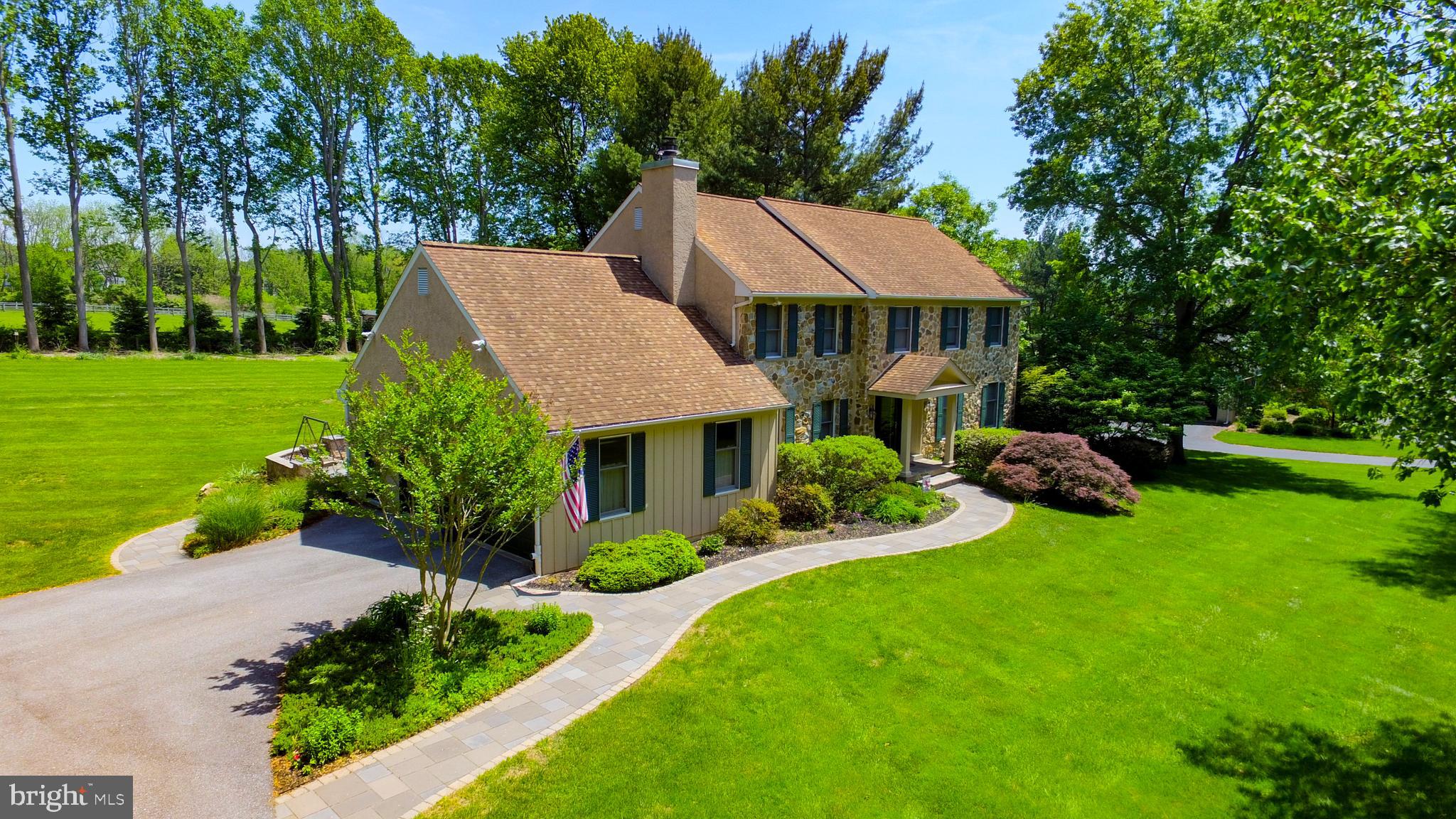 1136 CARDINAL DRIVE