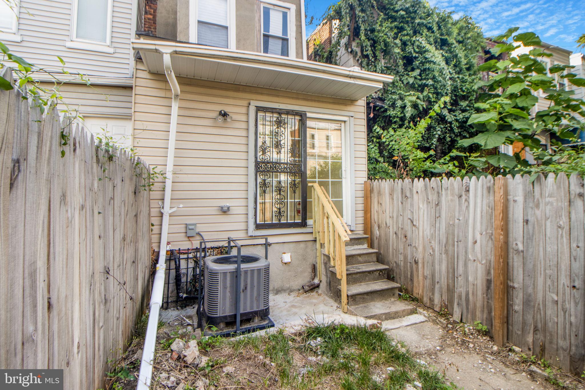 BALTIMORE EAST - SOUTH CLIFTON PARK HIST. DISTRICT - Residential