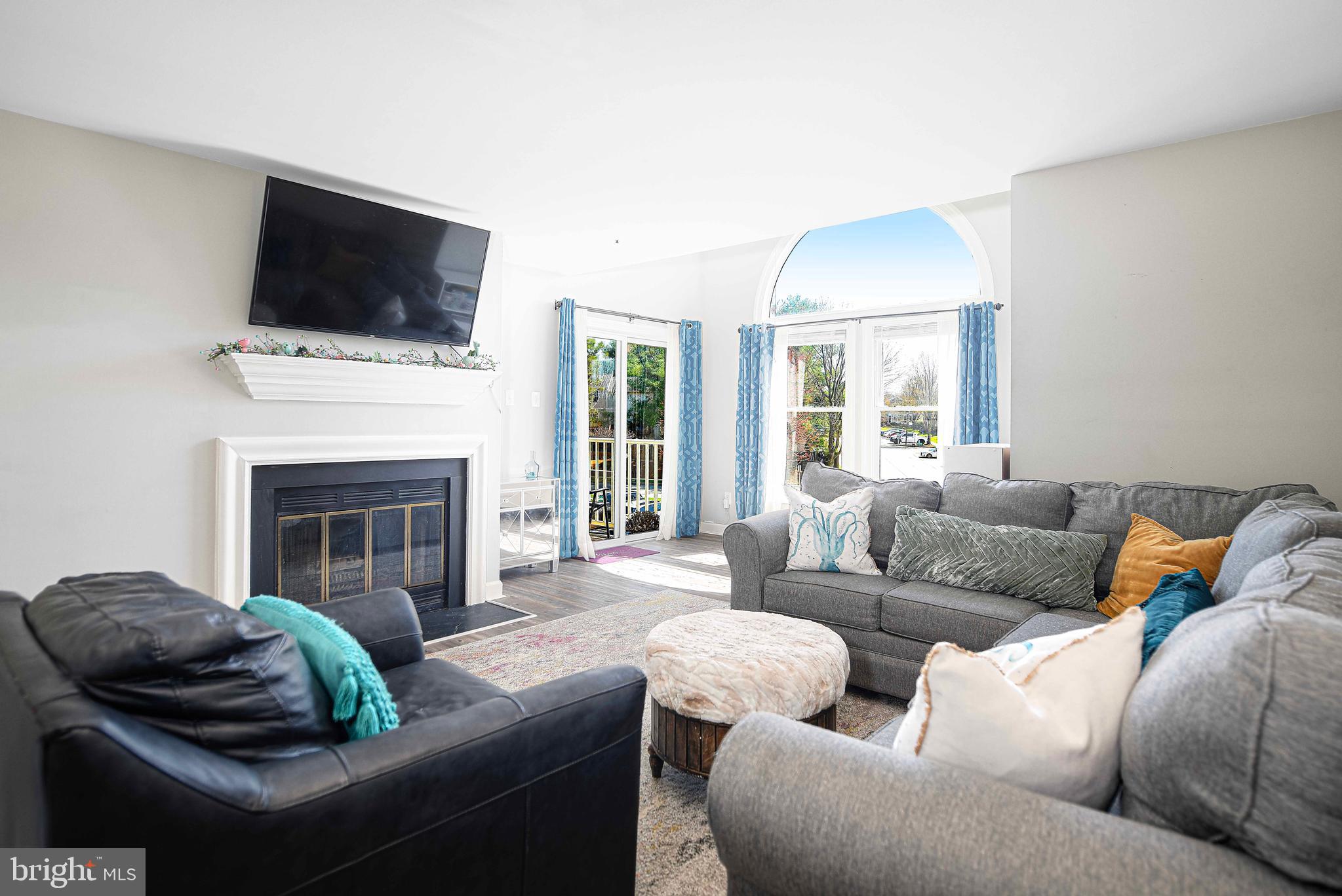 BRENTWOOD CONDO - Residential