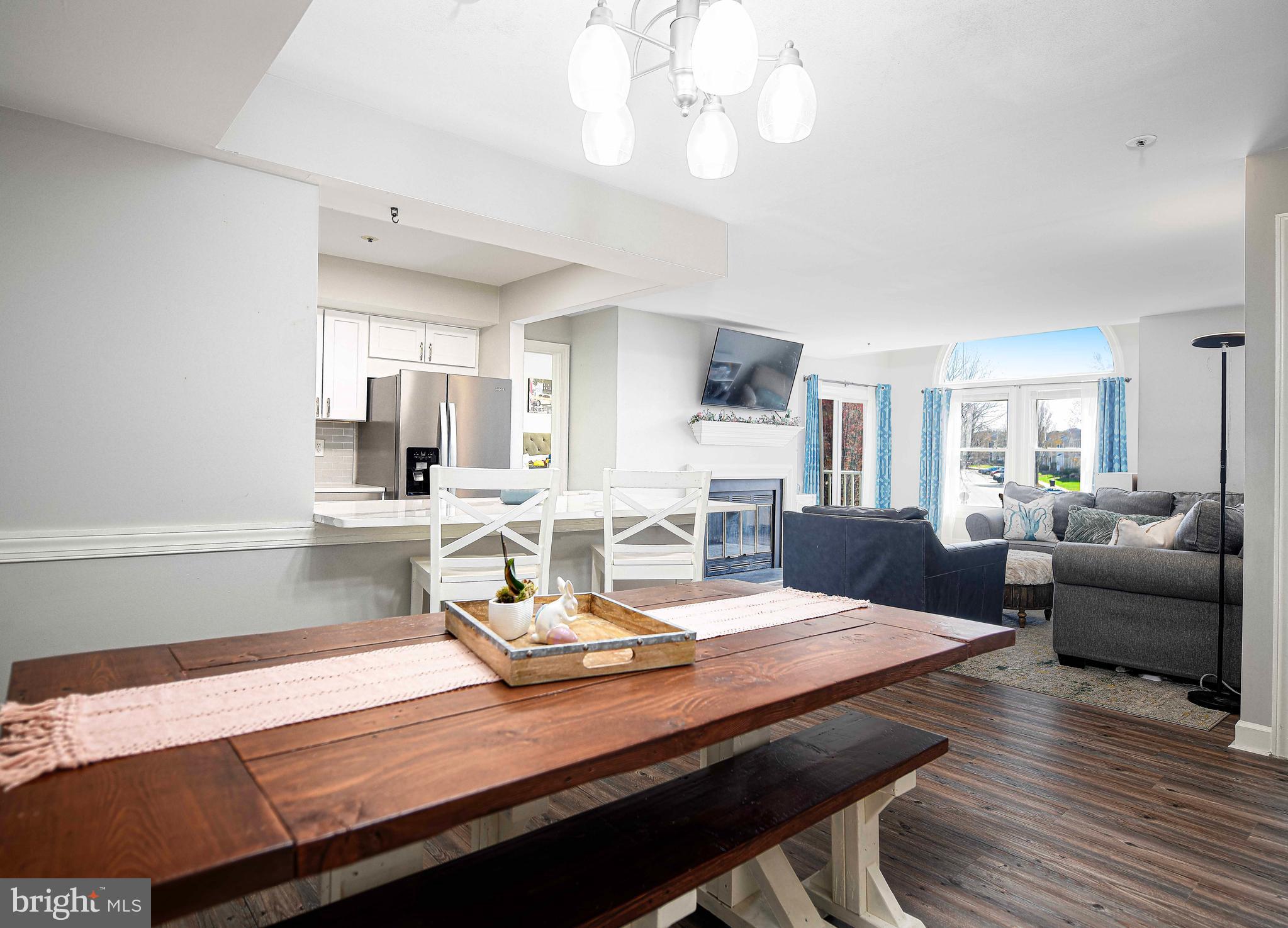 BRENTWOOD CONDO - Residential