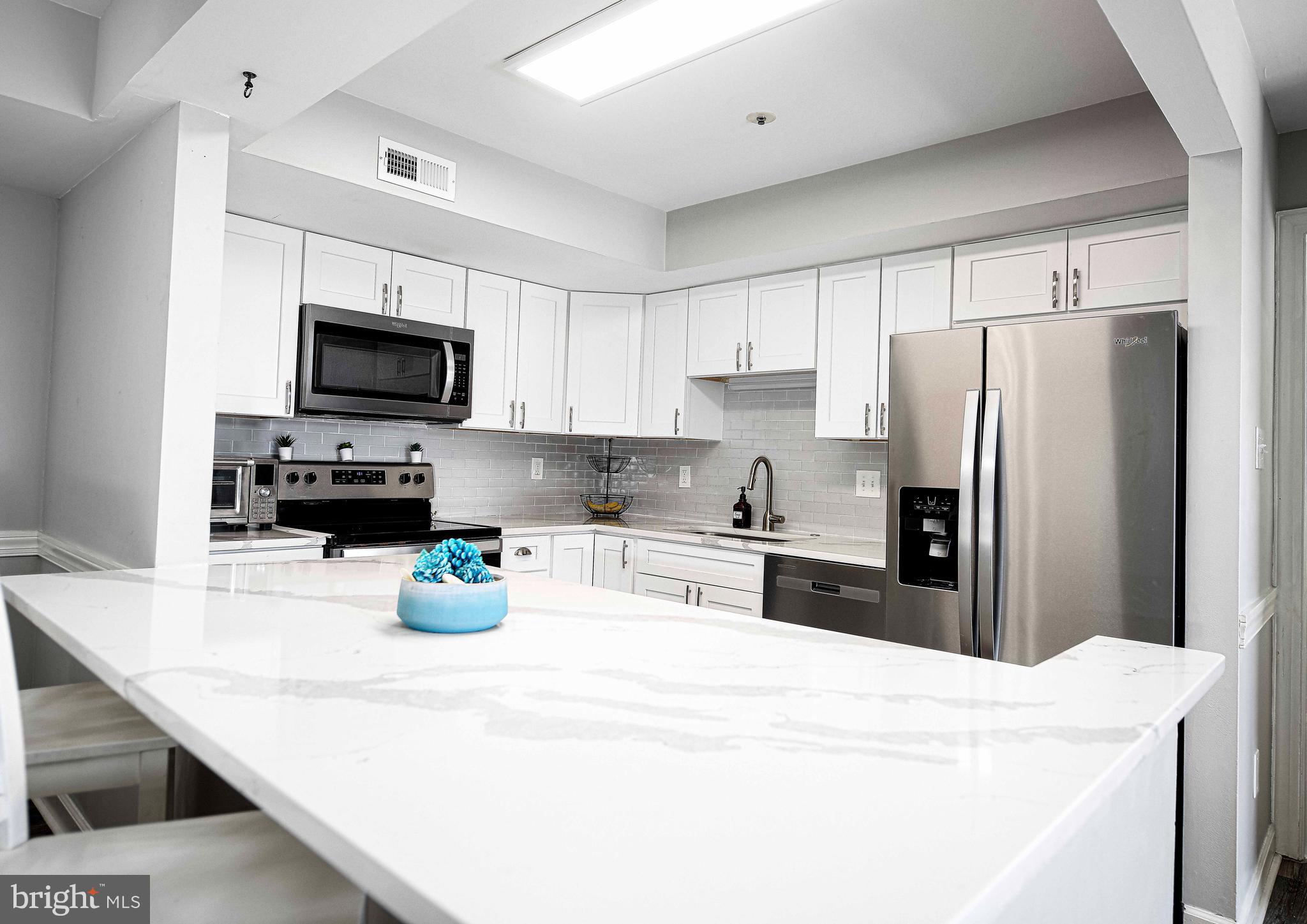 BRENTWOOD CONDO - Residential