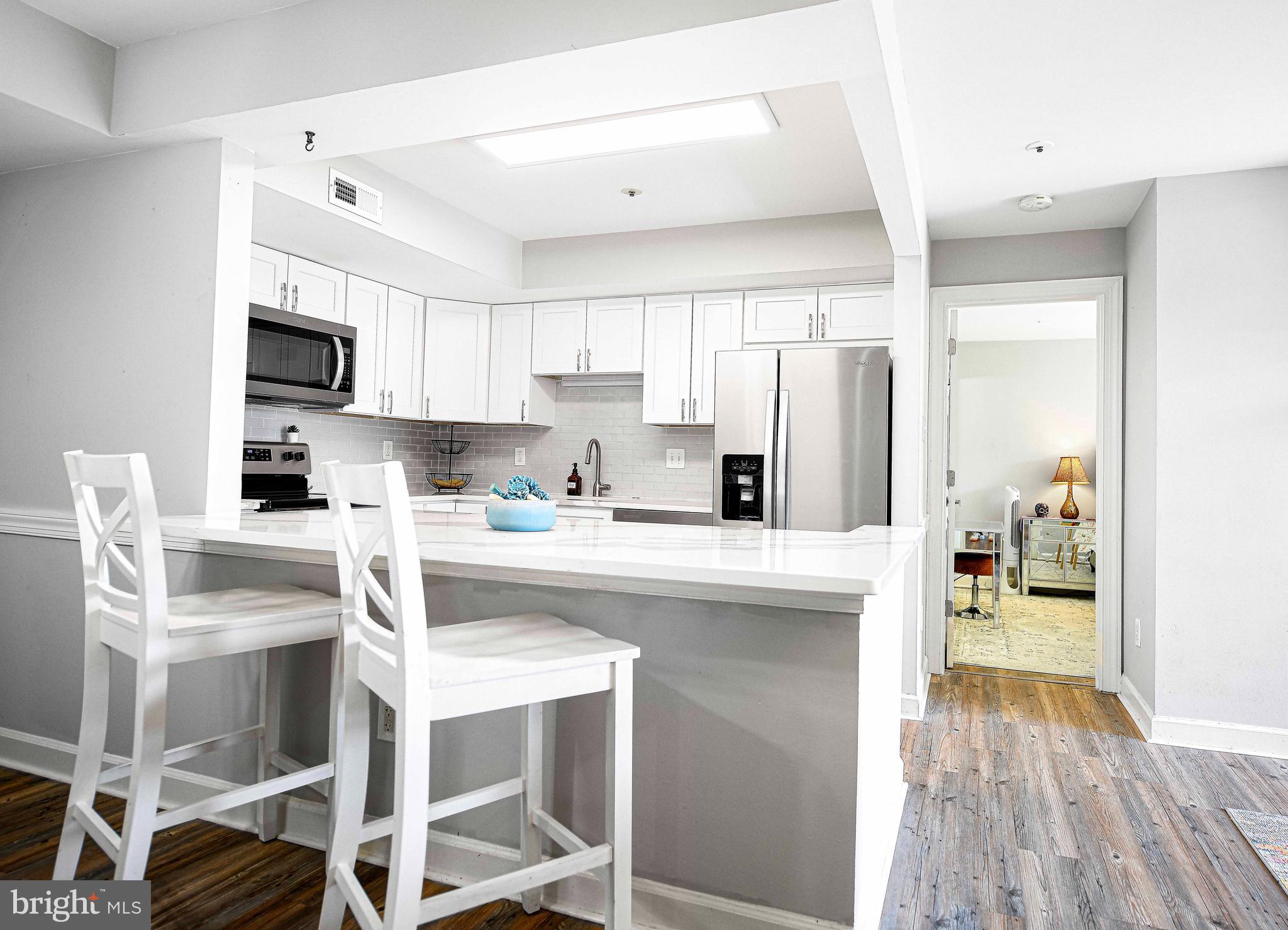 BRENTWOOD CONDO - Residential