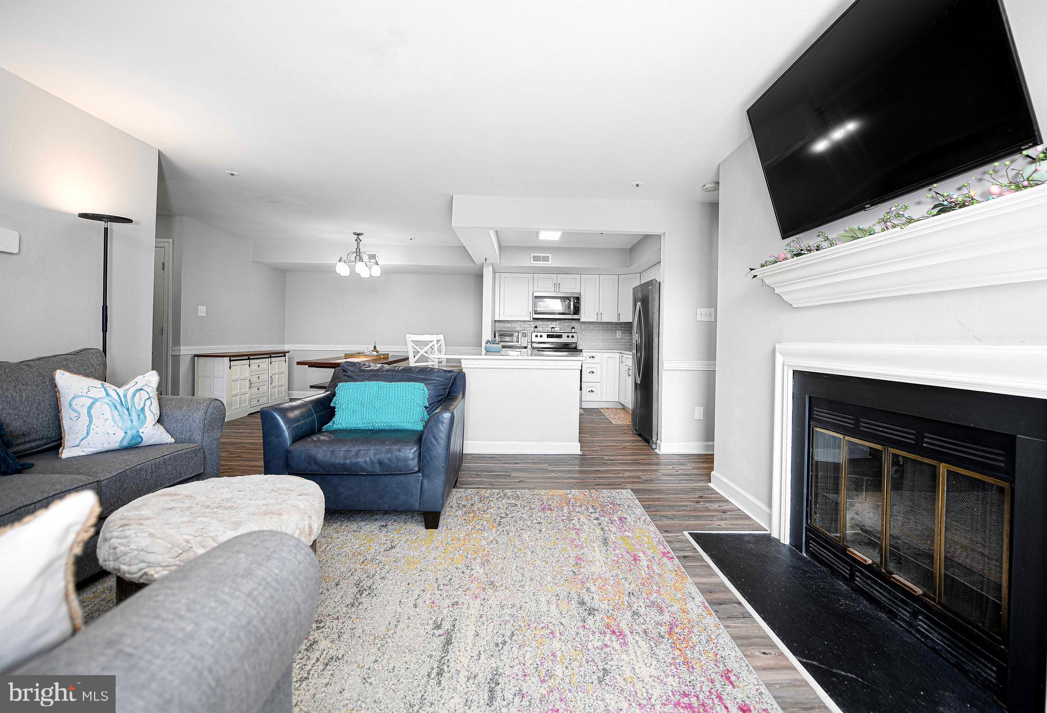 BRENTWOOD CONDO - Residential