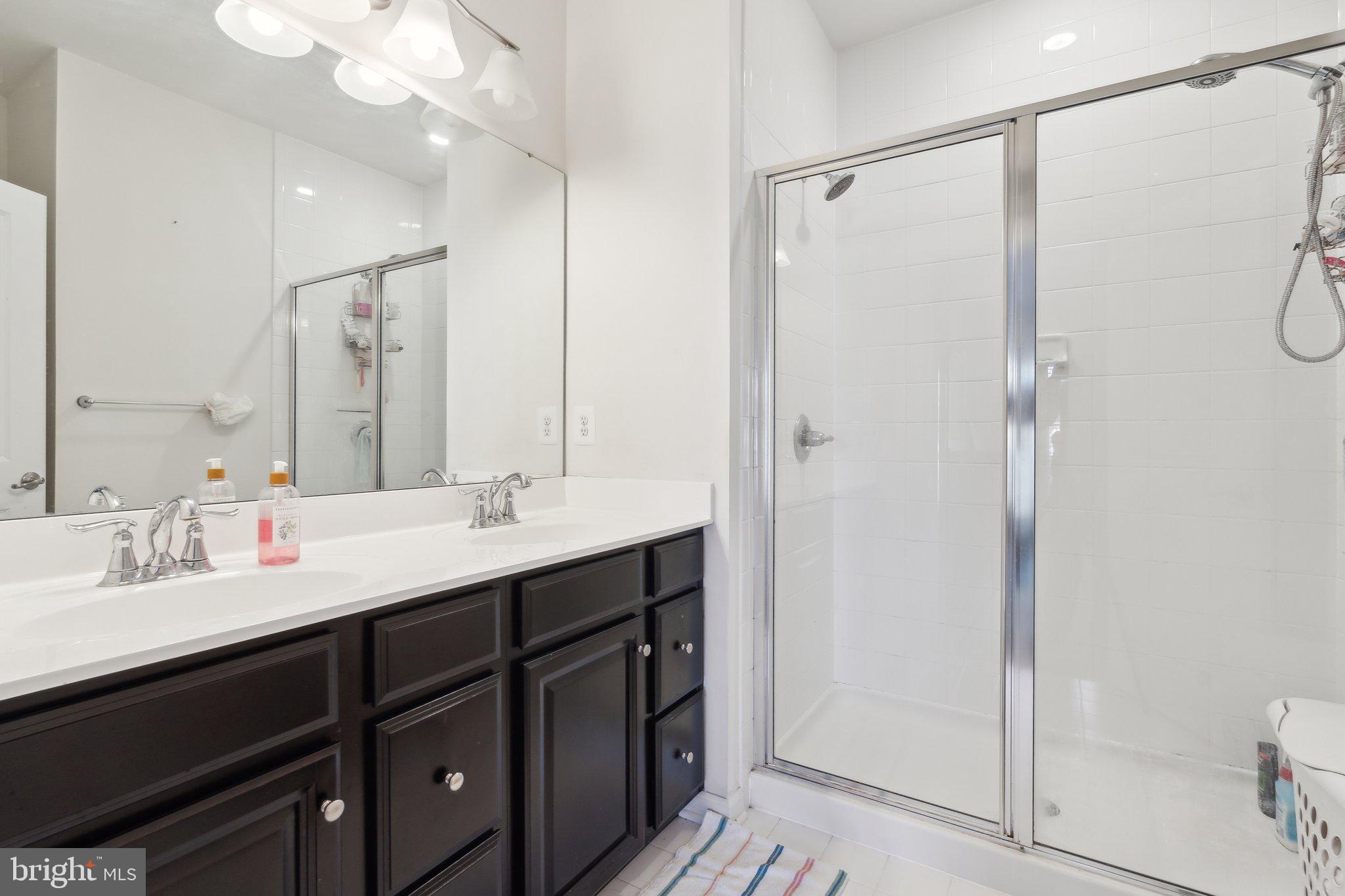 VIRGINIA MANOR CONDOMINIUM - Residential Lease