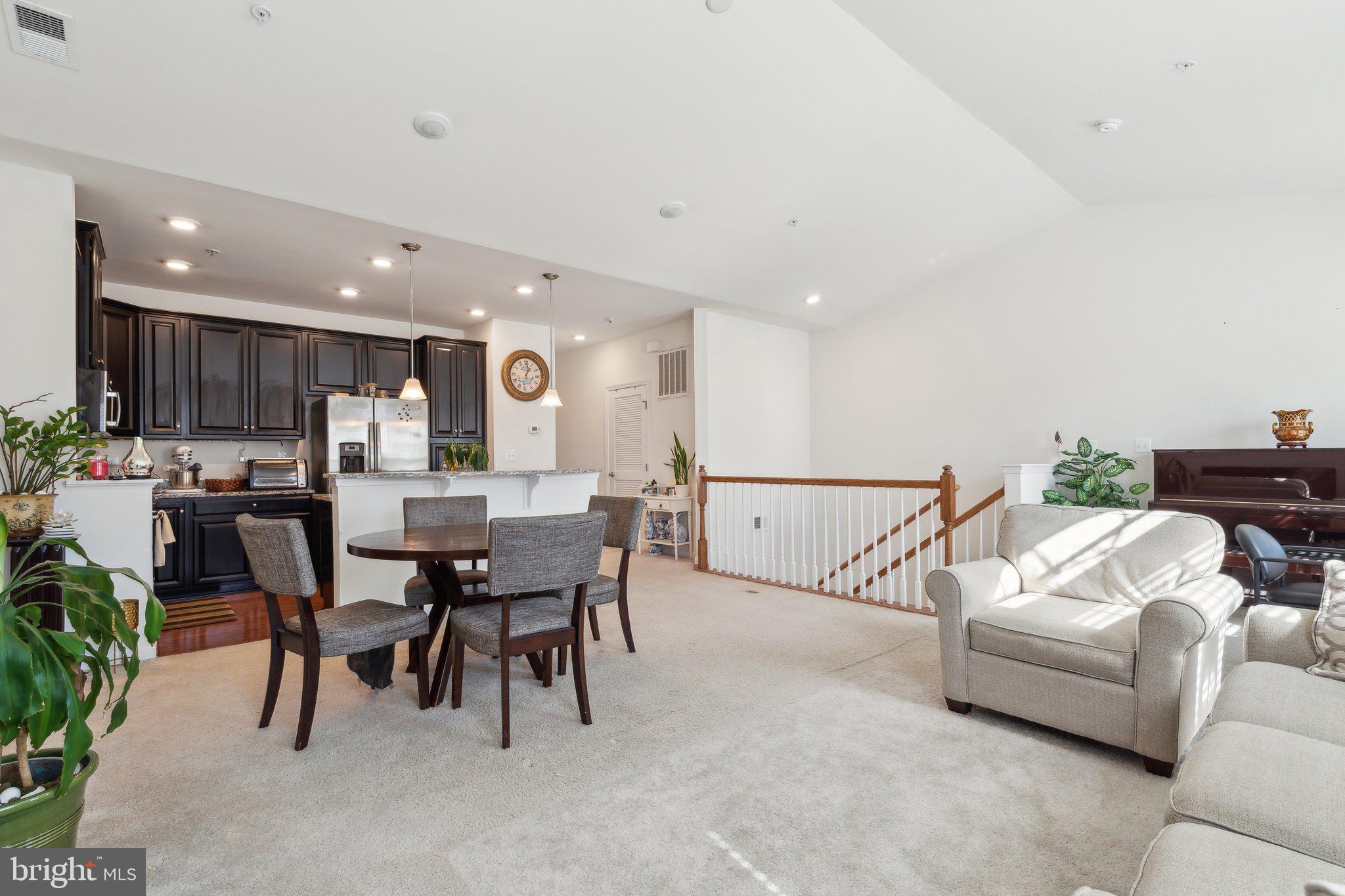 VIRGINIA MANOR CONDOMINIUM - Residential Lease