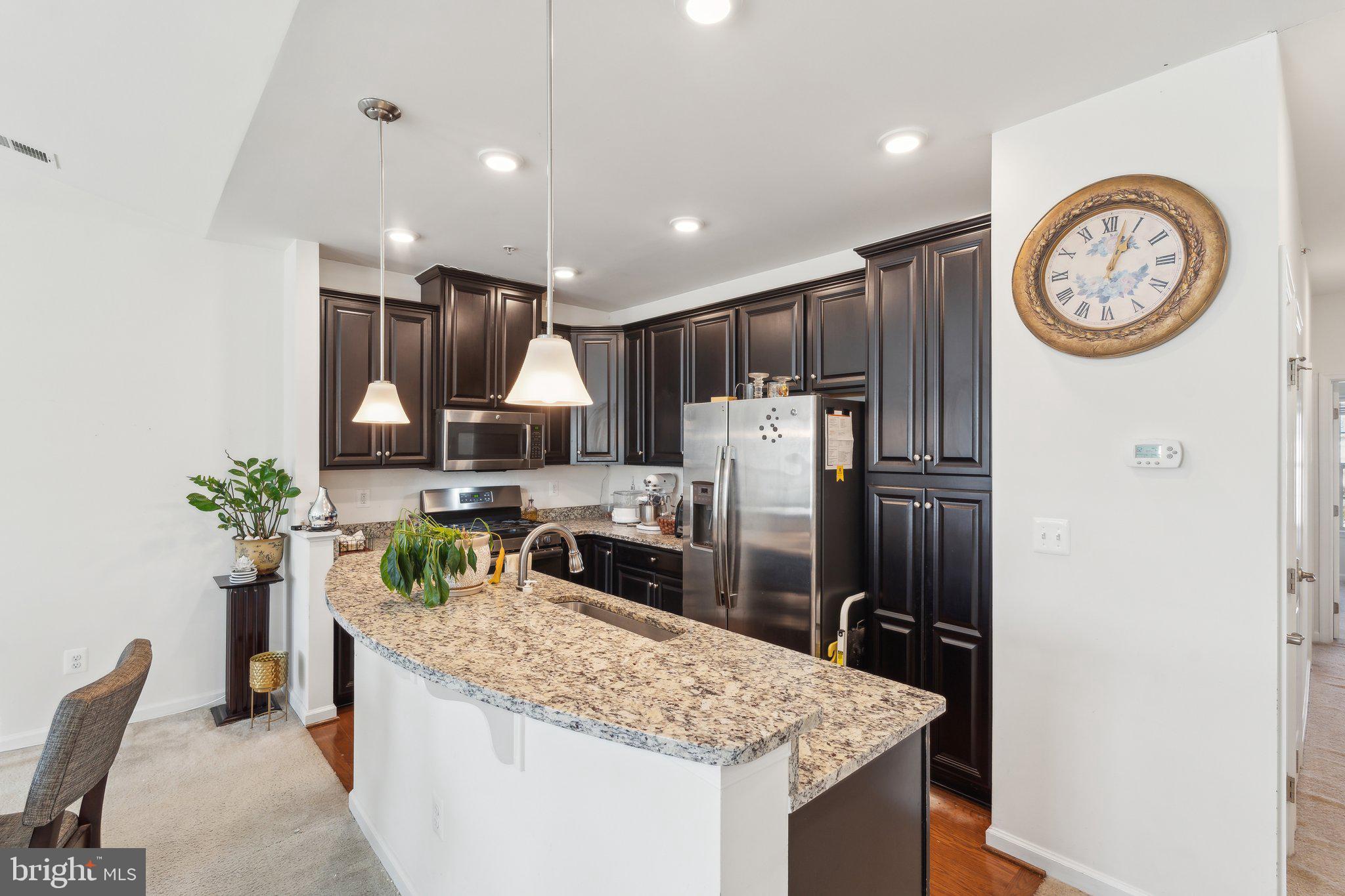 VIRGINIA MANOR CONDOMINIUM - Residential Lease