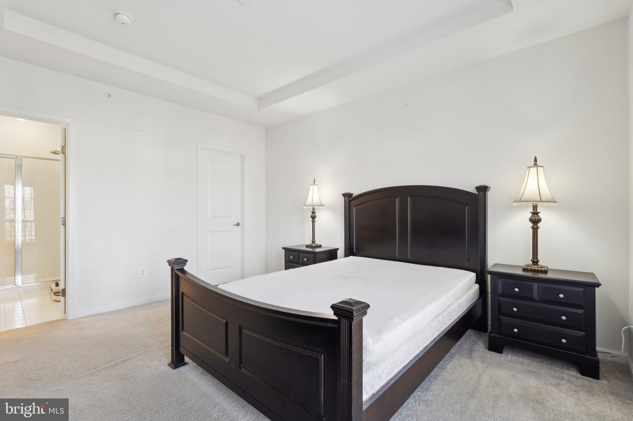 VIRGINIA MANOR CONDOMINIUM - Residential Lease