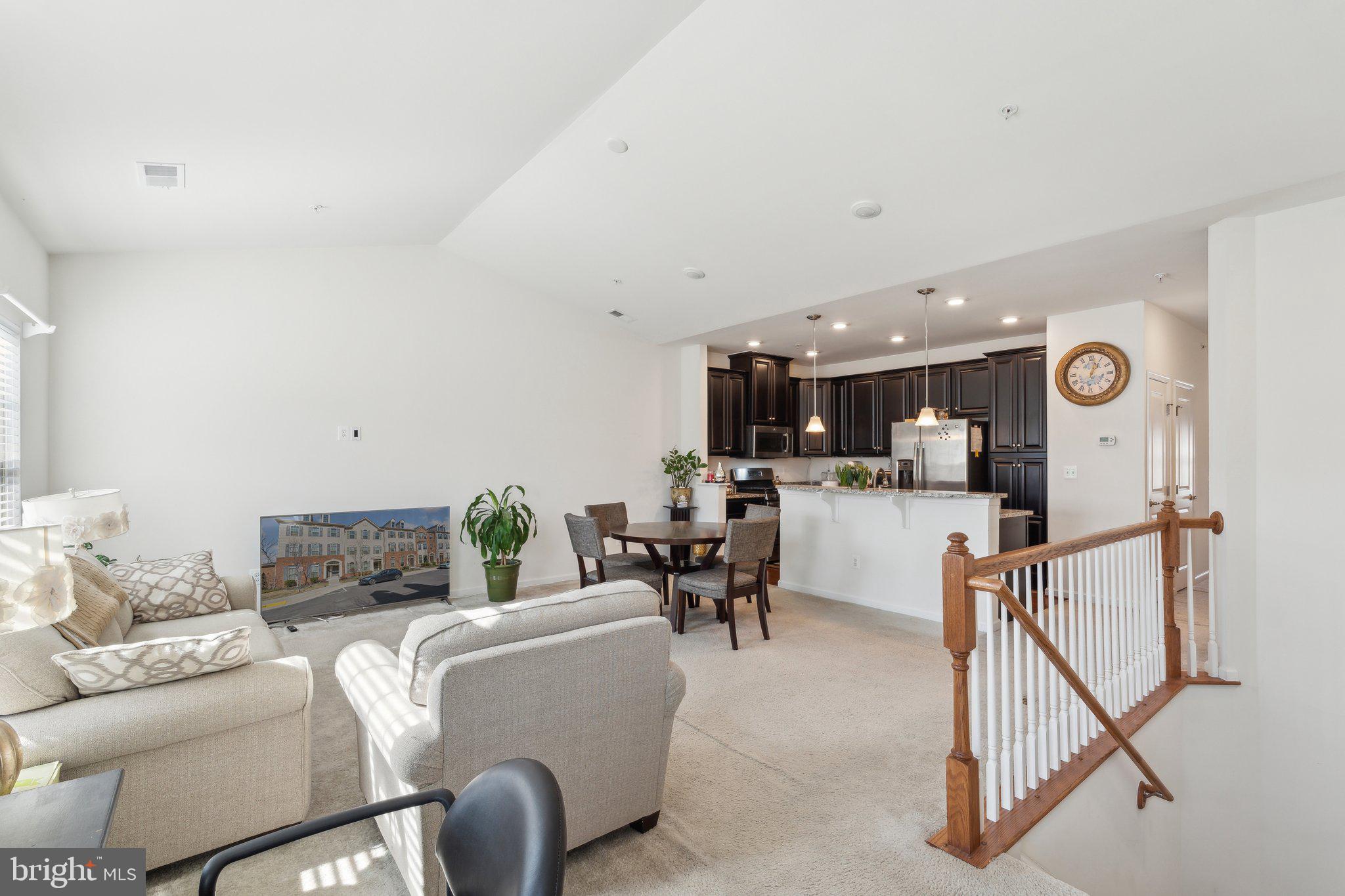 VIRGINIA MANOR CONDOMINIUM - Residential Lease