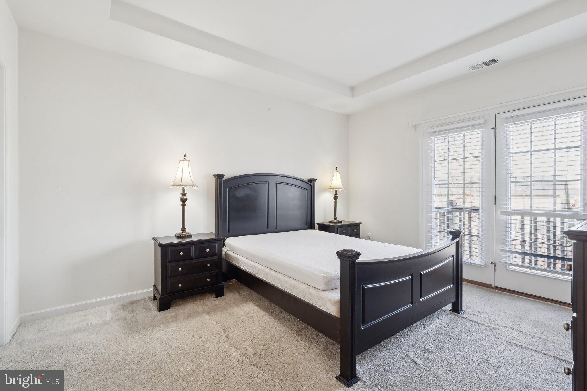 VIRGINIA MANOR CONDOMINIUM - Residential Lease