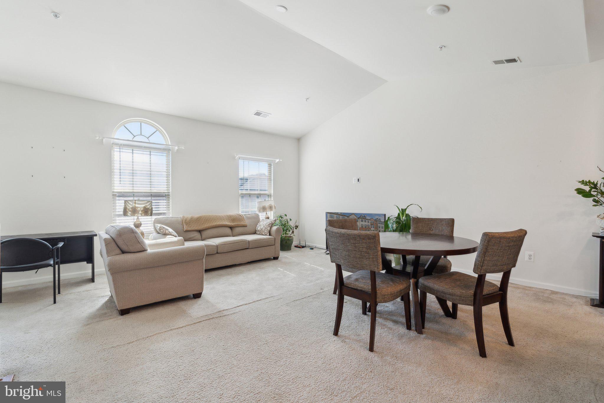 VIRGINIA MANOR CONDOMINIUM - Residential Lease